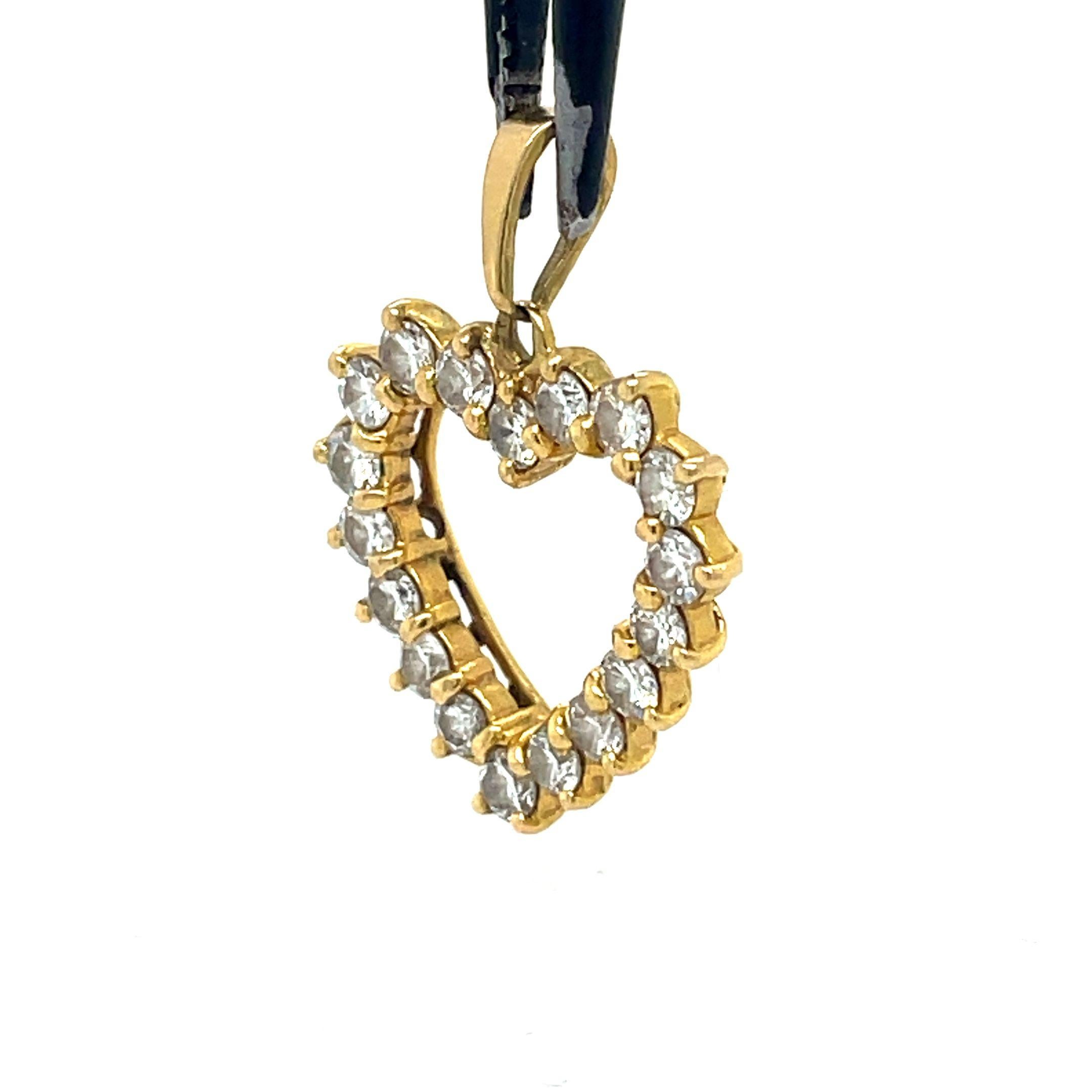 Round Cut Vintage Heart Pendant, 0.50CT Natural Diamond Heart Pendant, 18k Yellow Gold For Sale