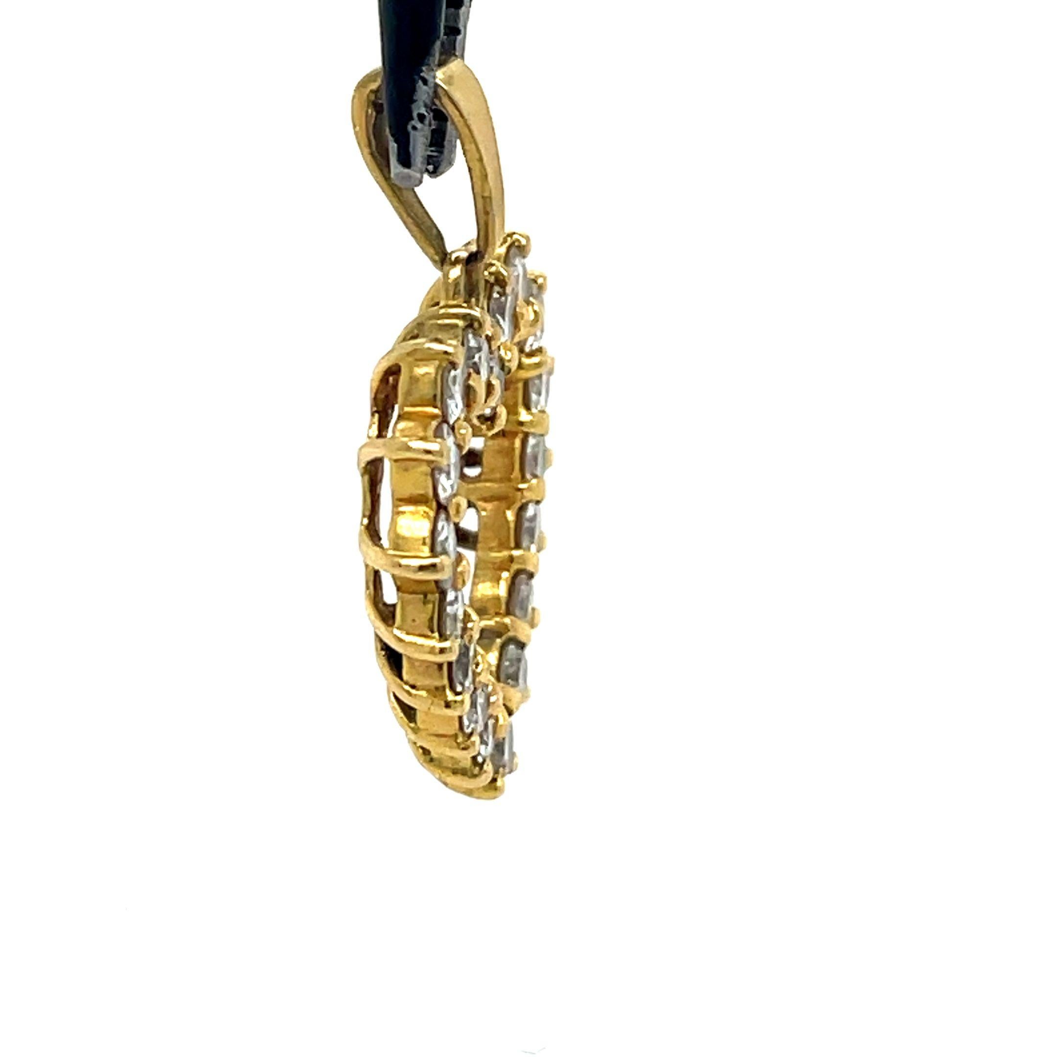 Vintage Heart Pendant, 0.50CT Natural Diamond Heart Pendant, 18k Yellow Gold For Sale 1