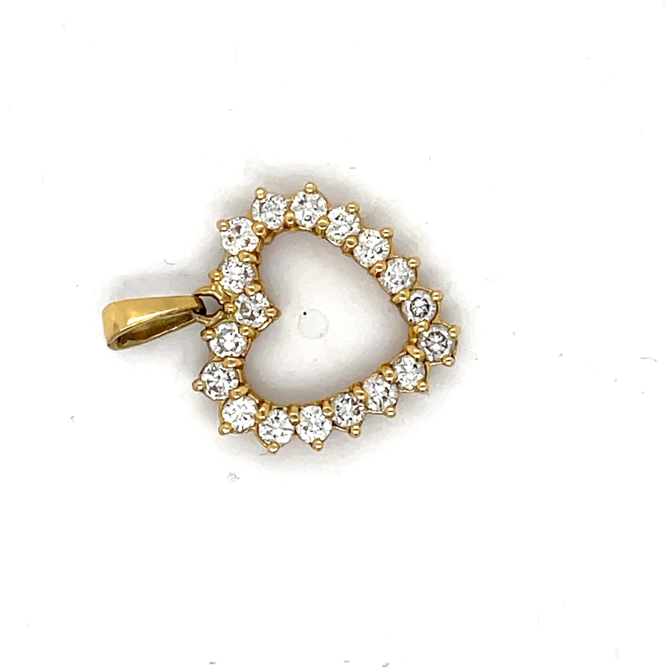Vintage Heart Pendant, 0.50CT Natural Diamond Heart Pendant, 18k Yellow Gold For Sale 4