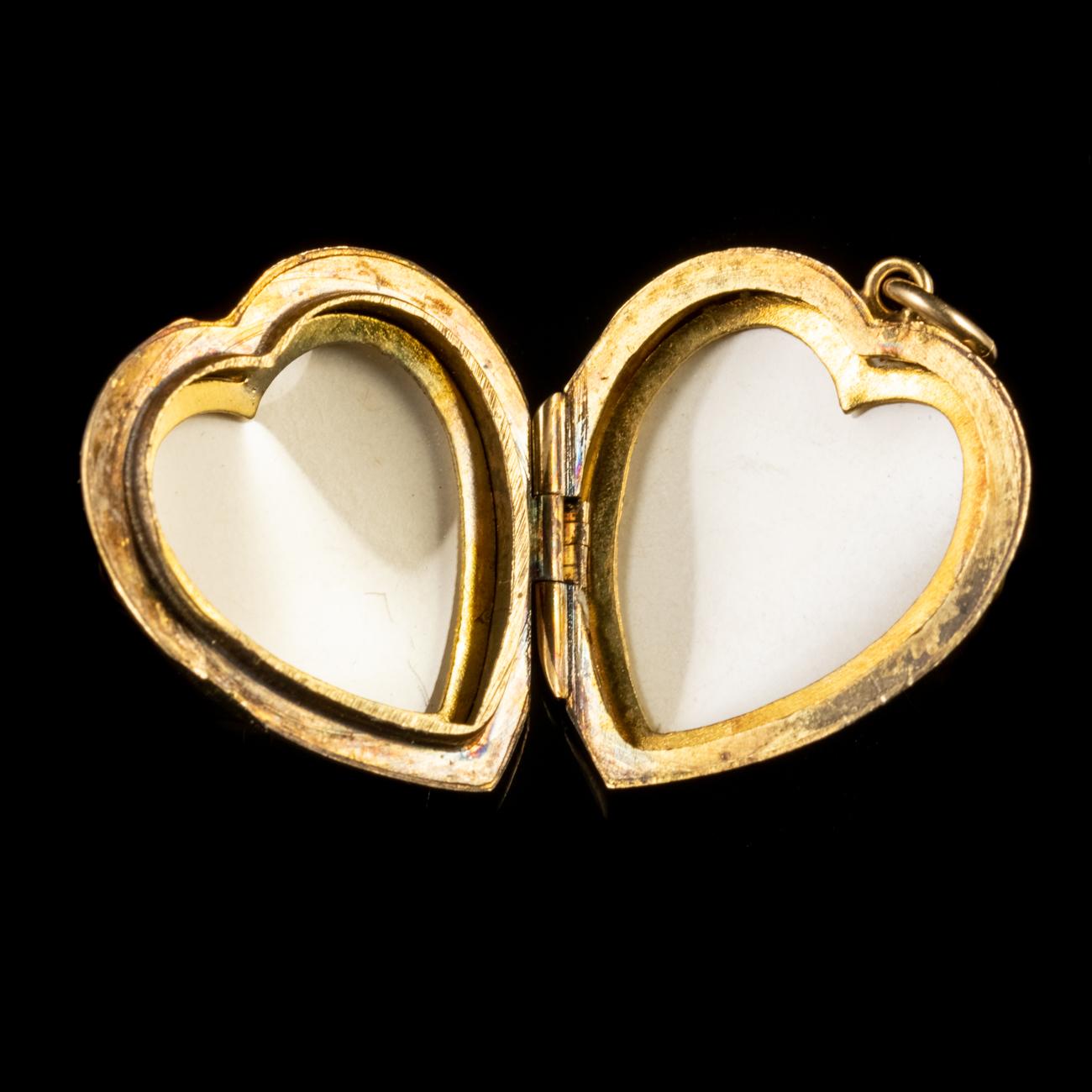Vintage Heart Shaped Locket 9 Carat Gold For Sale 1