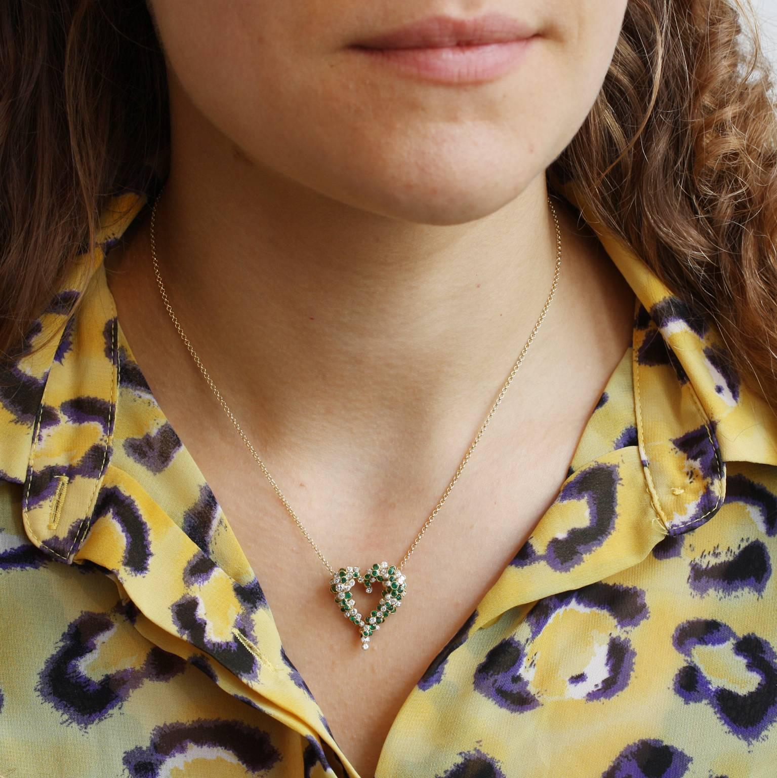 Vintage Heart-Shaped Pendant with Diamonds and Emeralds In Excellent Condition In Amsterdam, NL