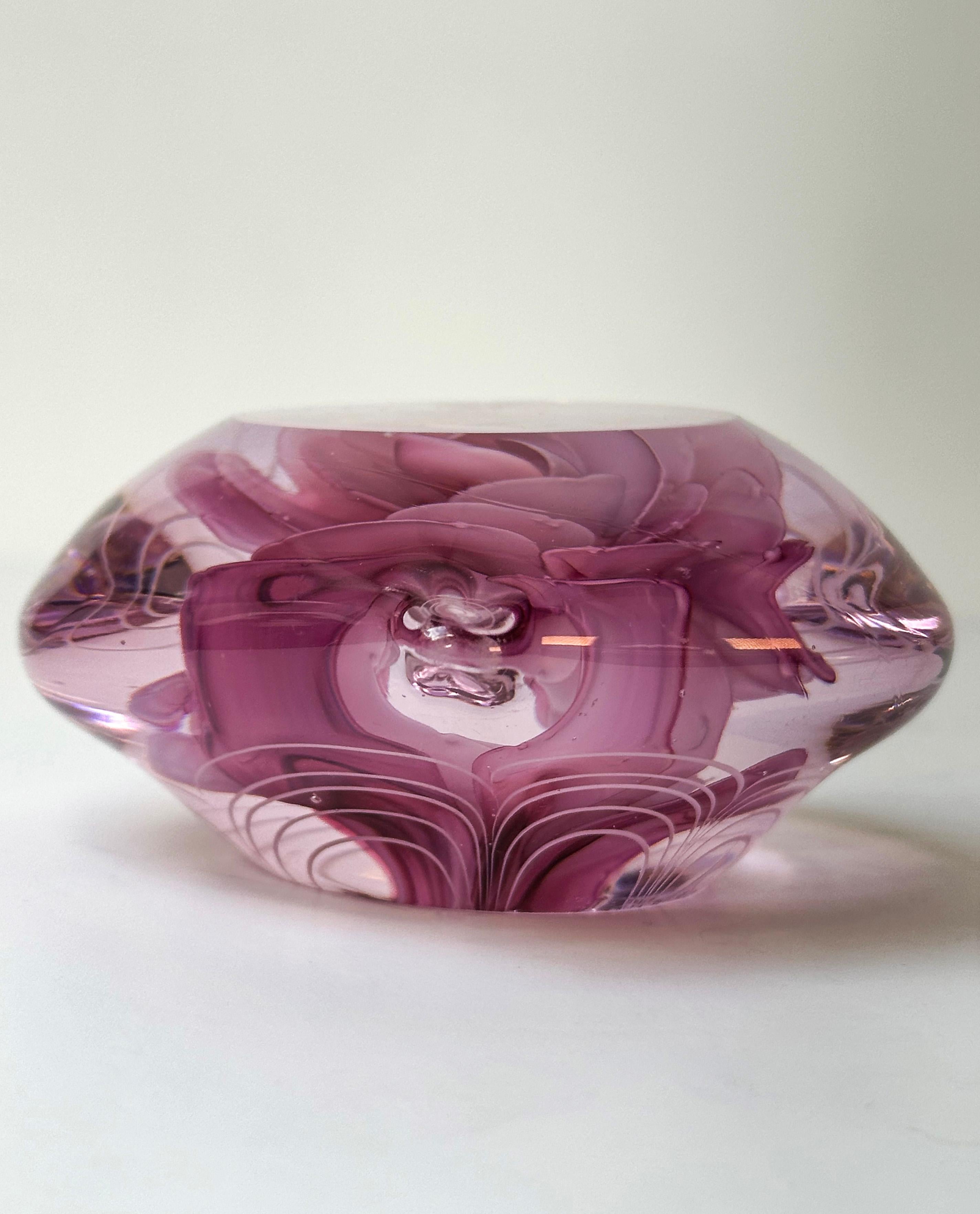 Vintage Heart Shaped Pink Glass Paperweight with Rose Petal Centre In Good Condition In Glasgow, GB
