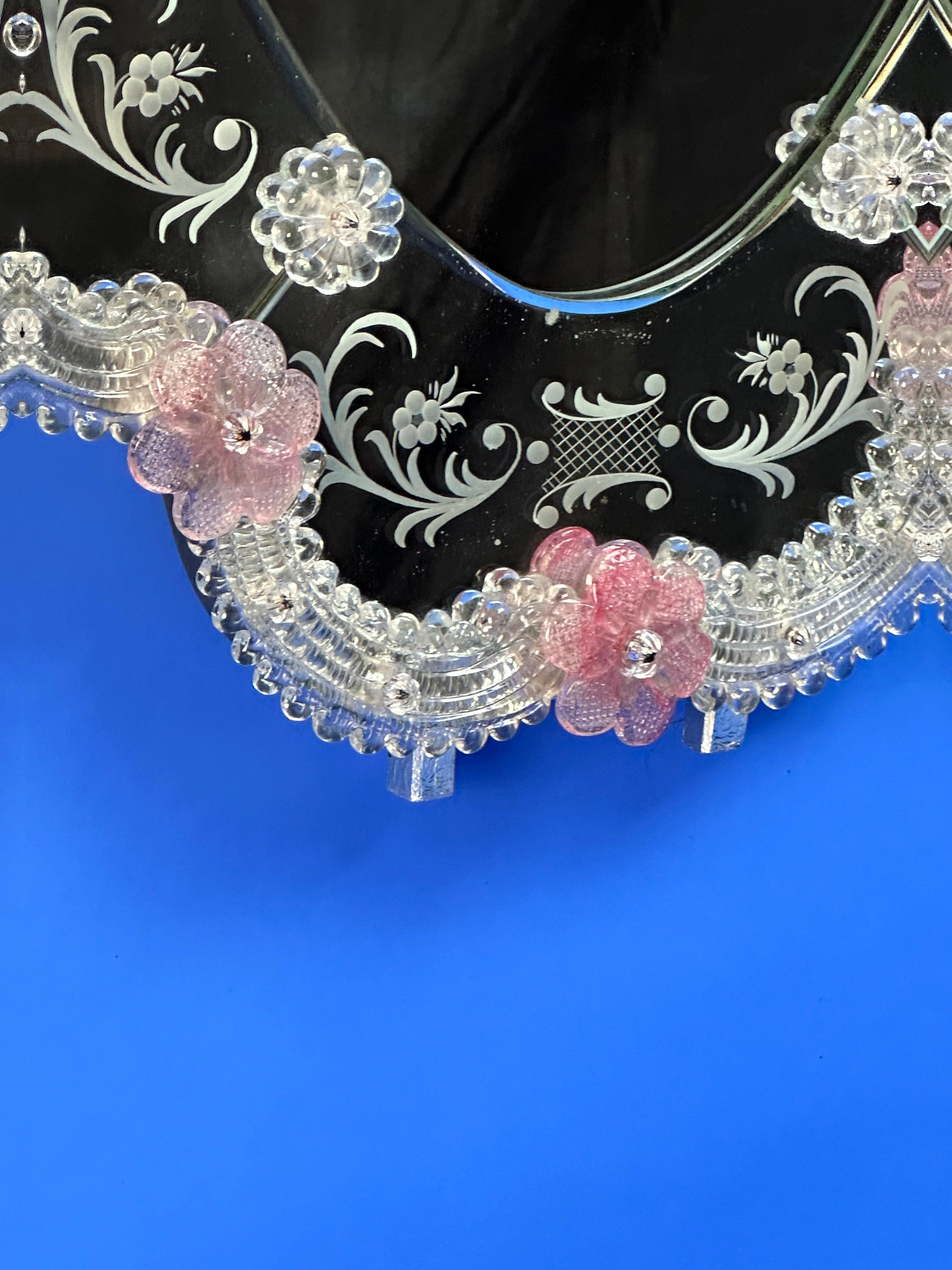 1960s Venetian Mirror, Heart Shaped Frame with Pink Murano Glass Flowers In Good Condition For Sale In Glasgow, GB