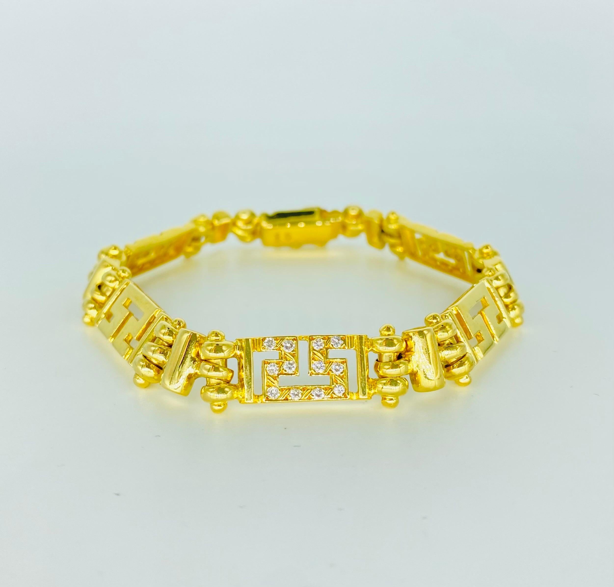 Vintage Heavy 10mm 0.72 Carat Diamonds Fancy Link Bracelet 18k Gold. The bracelet features 36 round brilliant diamonds, each weighting approx 0.02ct each for a total carat weight of 0.72ct. The bracelet’s width is 10mm and is 7.5 inches long. Very