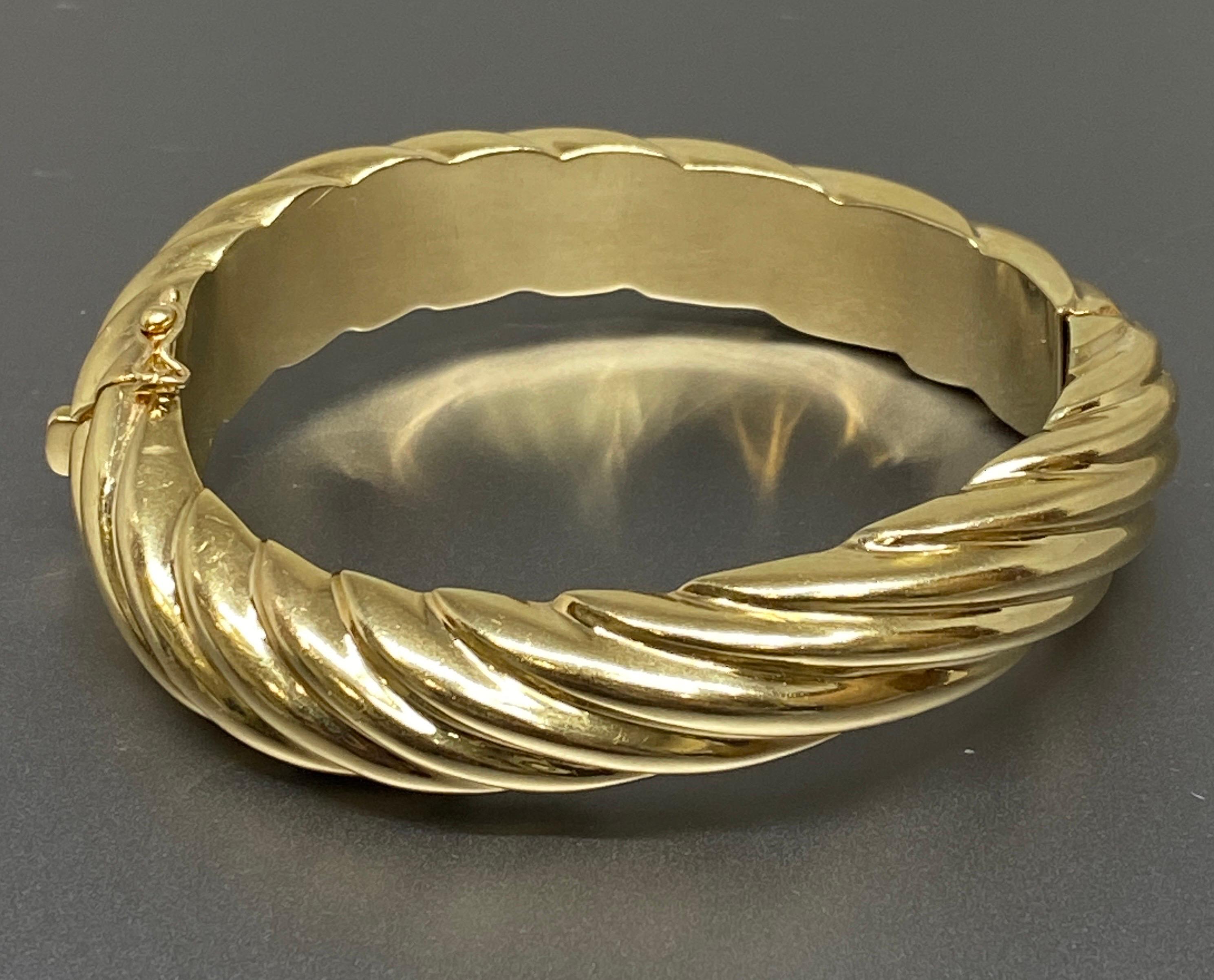 Vintage Schwerer 14k Gelbgold Wave Twist gerippter Armreif Armband (Modernistisch)