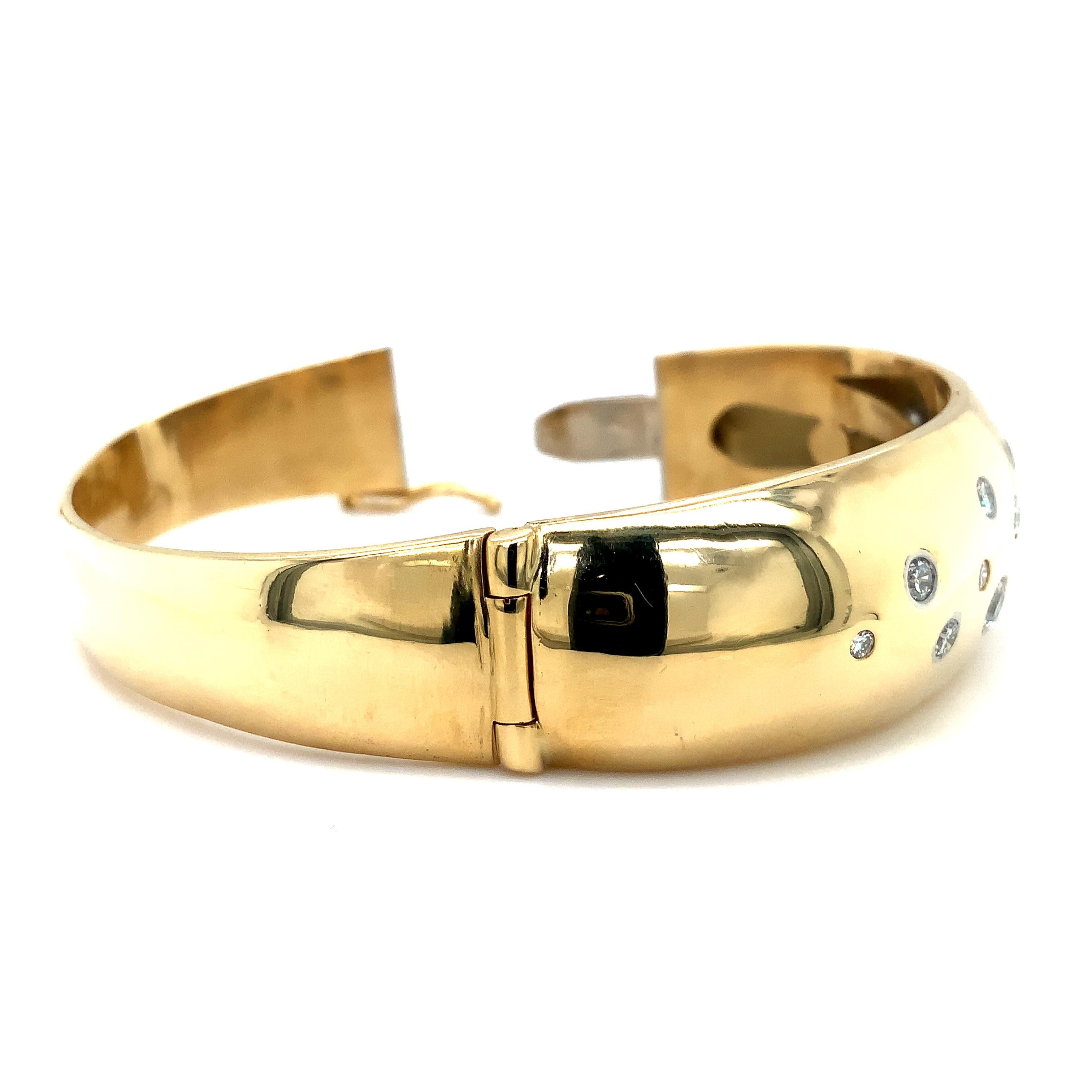 Vintage Heavy 18 kt Yellow Gold Handmade Italian Diamond Bangle Bracelet For Sale 2