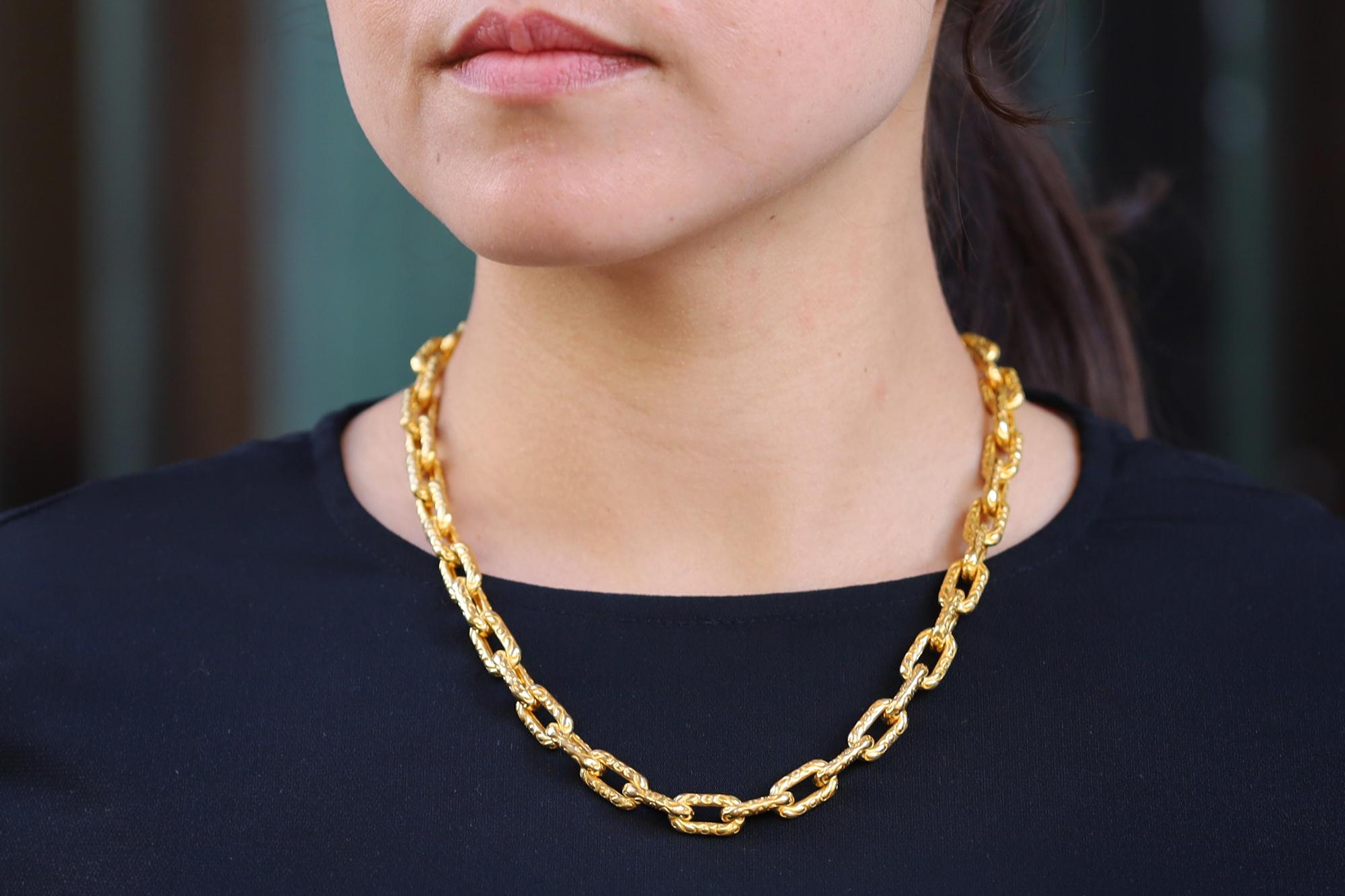 Artisan Vintage Heavy 24K Yellow Gold Engraved Chain Link Necklace For Sale