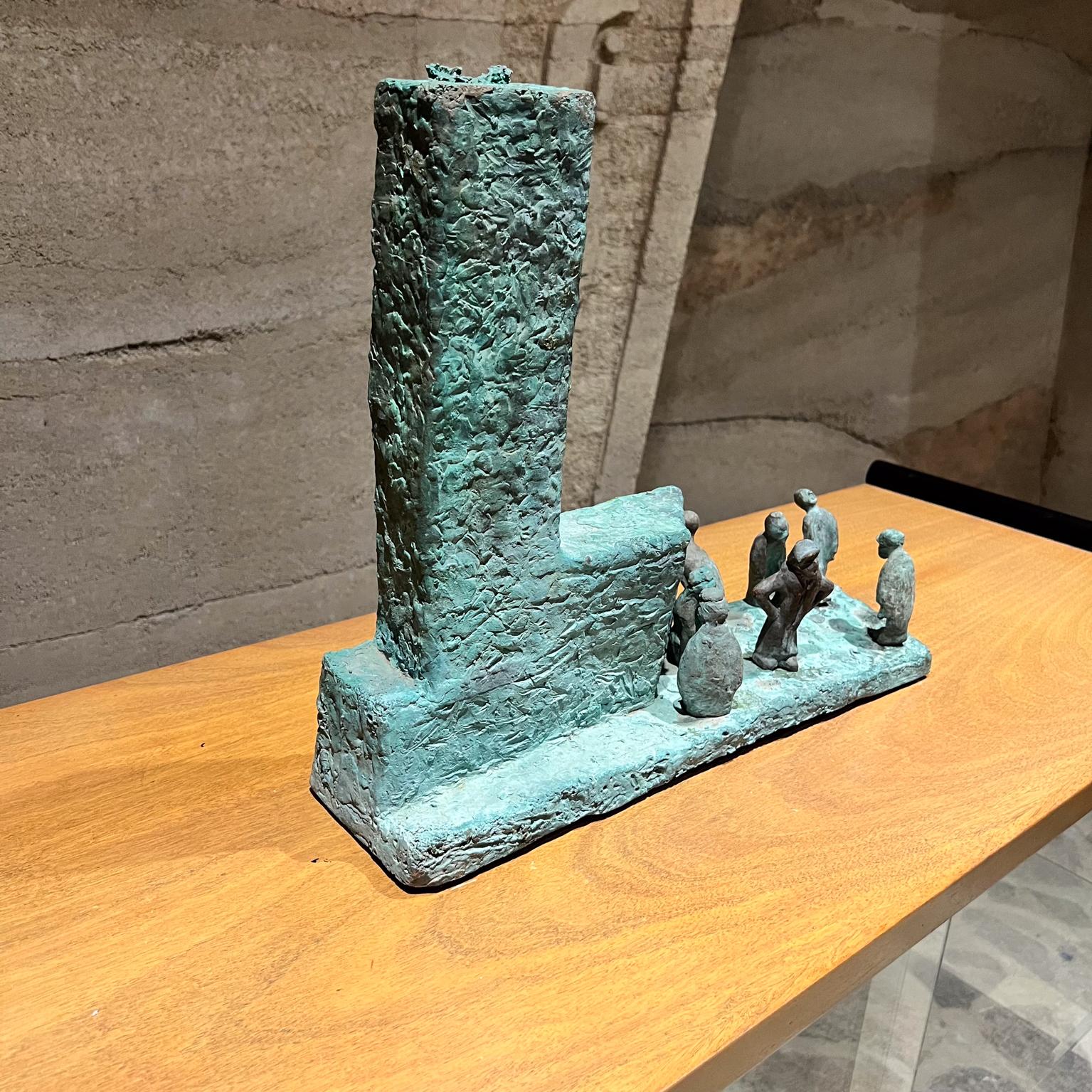 Moderno Scultura in bronzo pesante vintage a sette figure in vendita