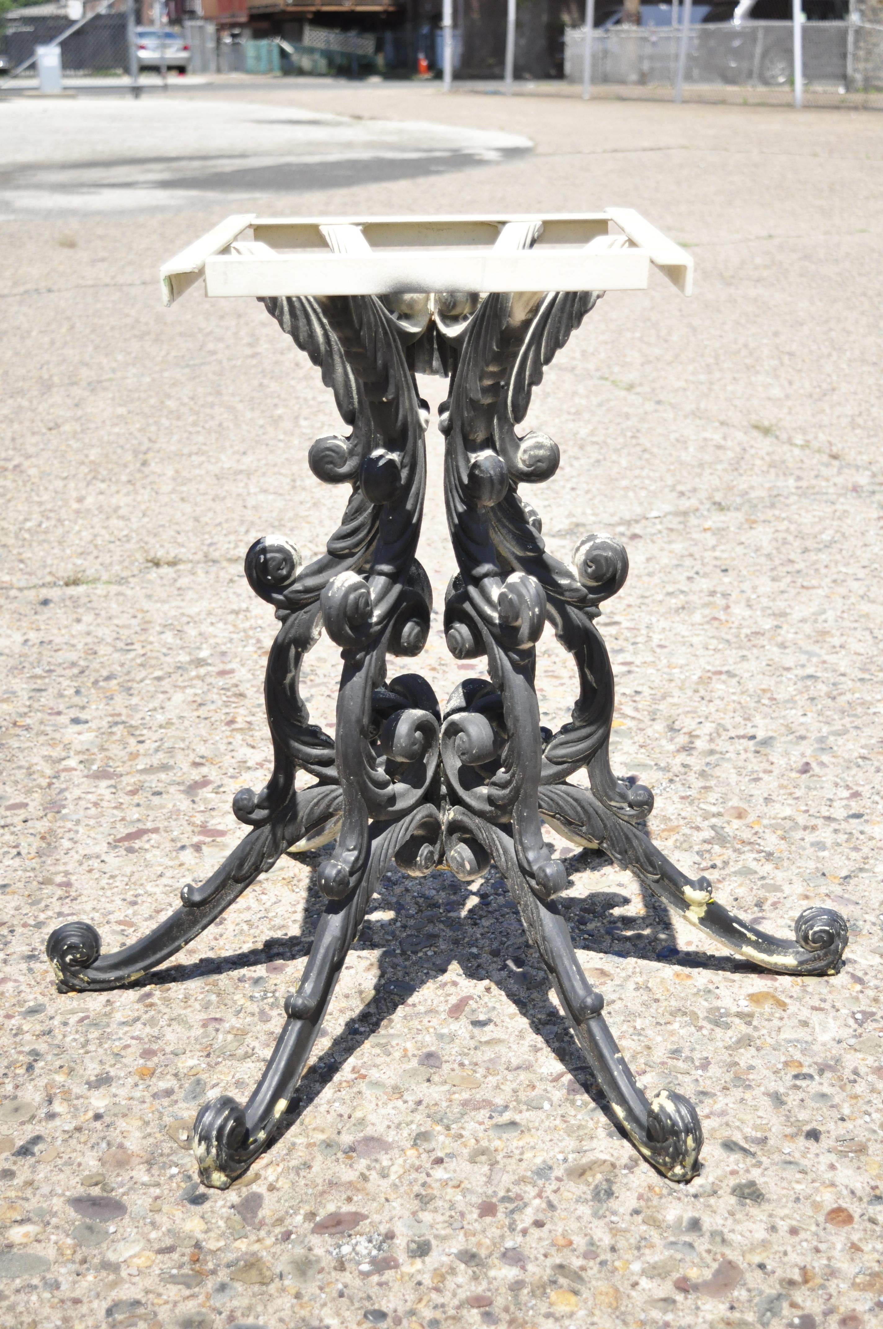 Vintage Heavy Cast Iron French Rococo Style Ornate Dining Pedestal Table Base In Good Condition For Sale In Philadelphia, PA