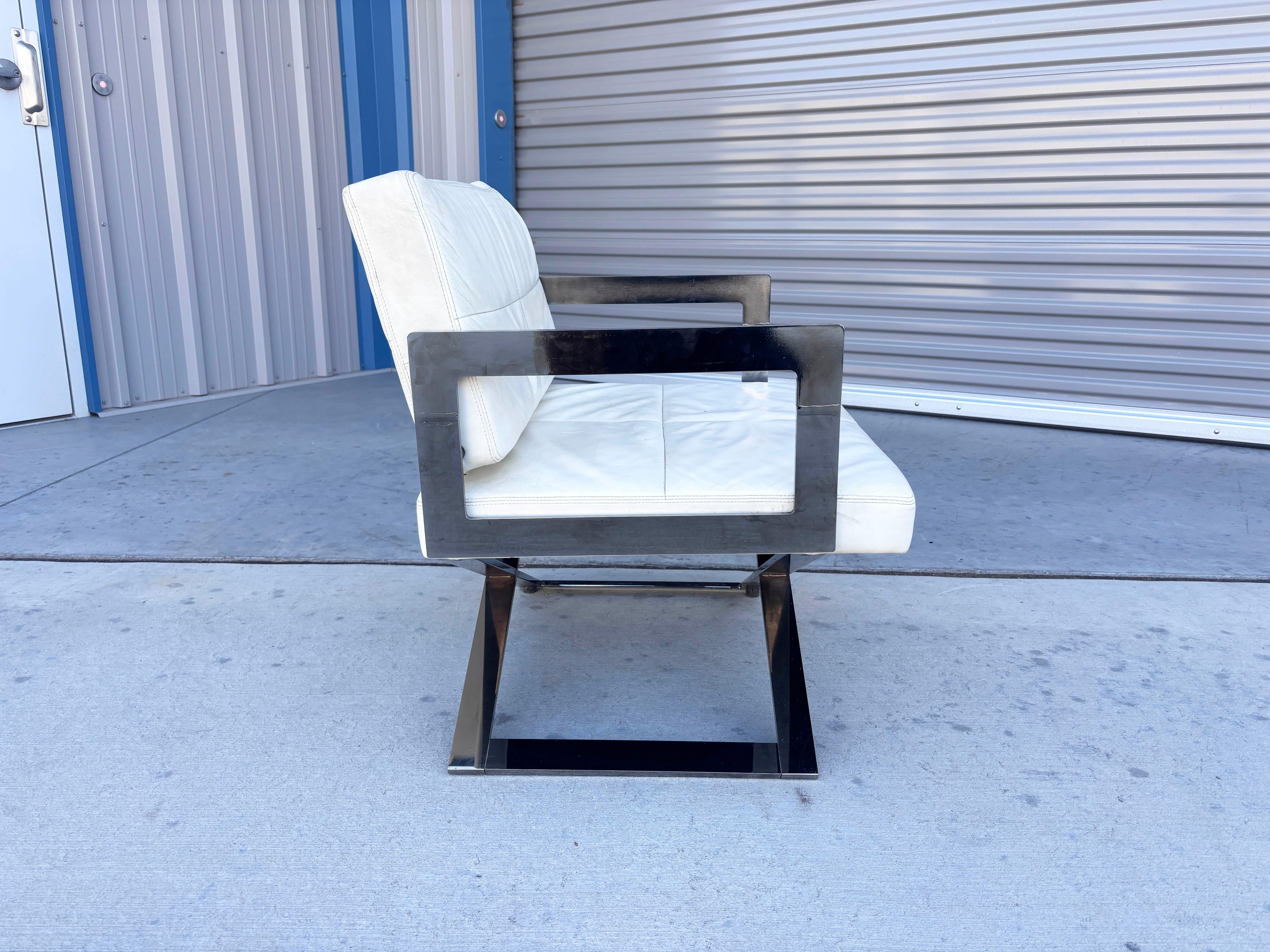 Silla de salón vintage cromada pesada cuero de imitación en venta