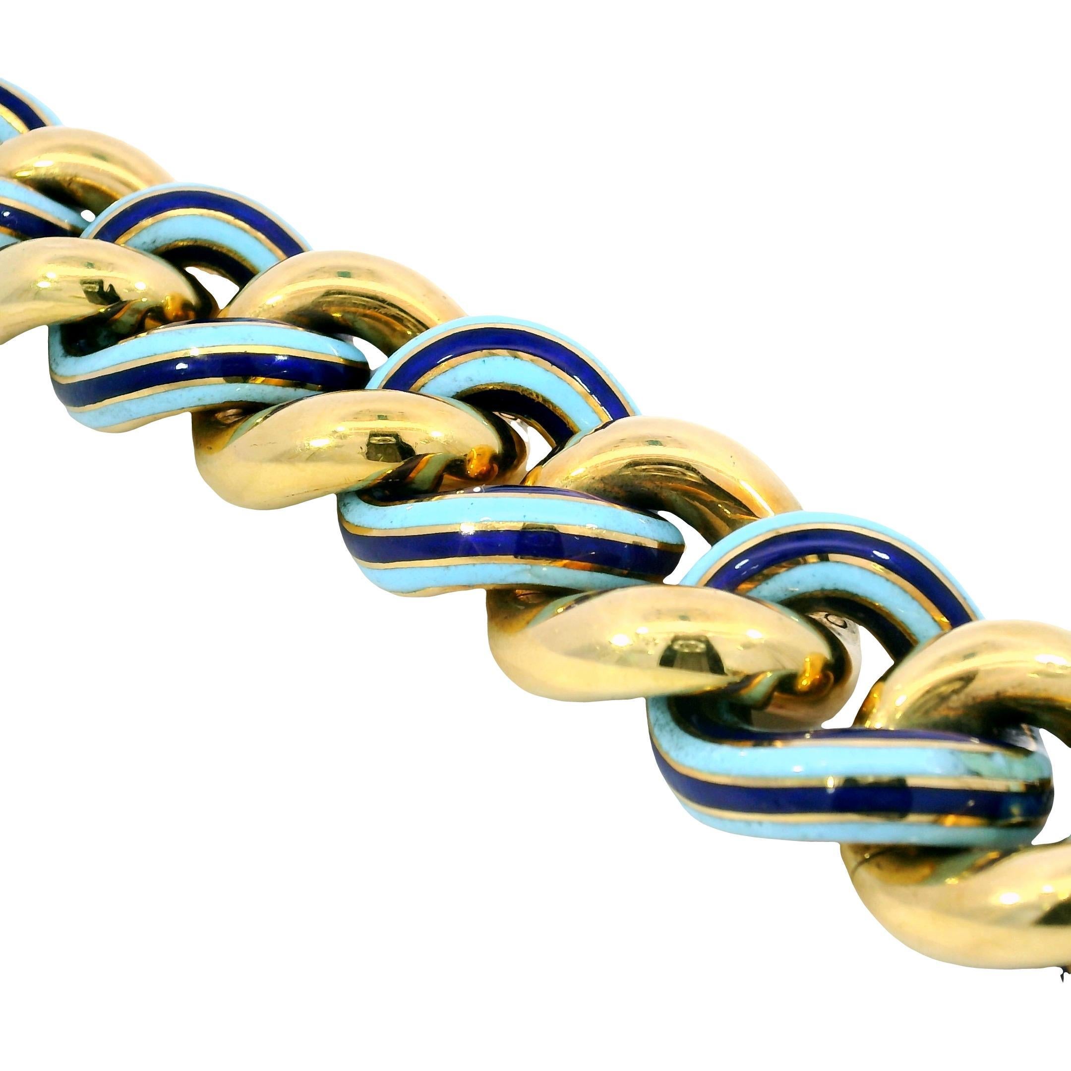Bracciale d'epoca a maglie pesanti con smalto blu oceano chiaro e scuro, lunghezza 7,5

Questo bracciale a maglie contemporaneo in oro giallo 18 carati è caratterizzato da maglie audaci e intrecciate impreziosite da smalti vivaci in tonalità
