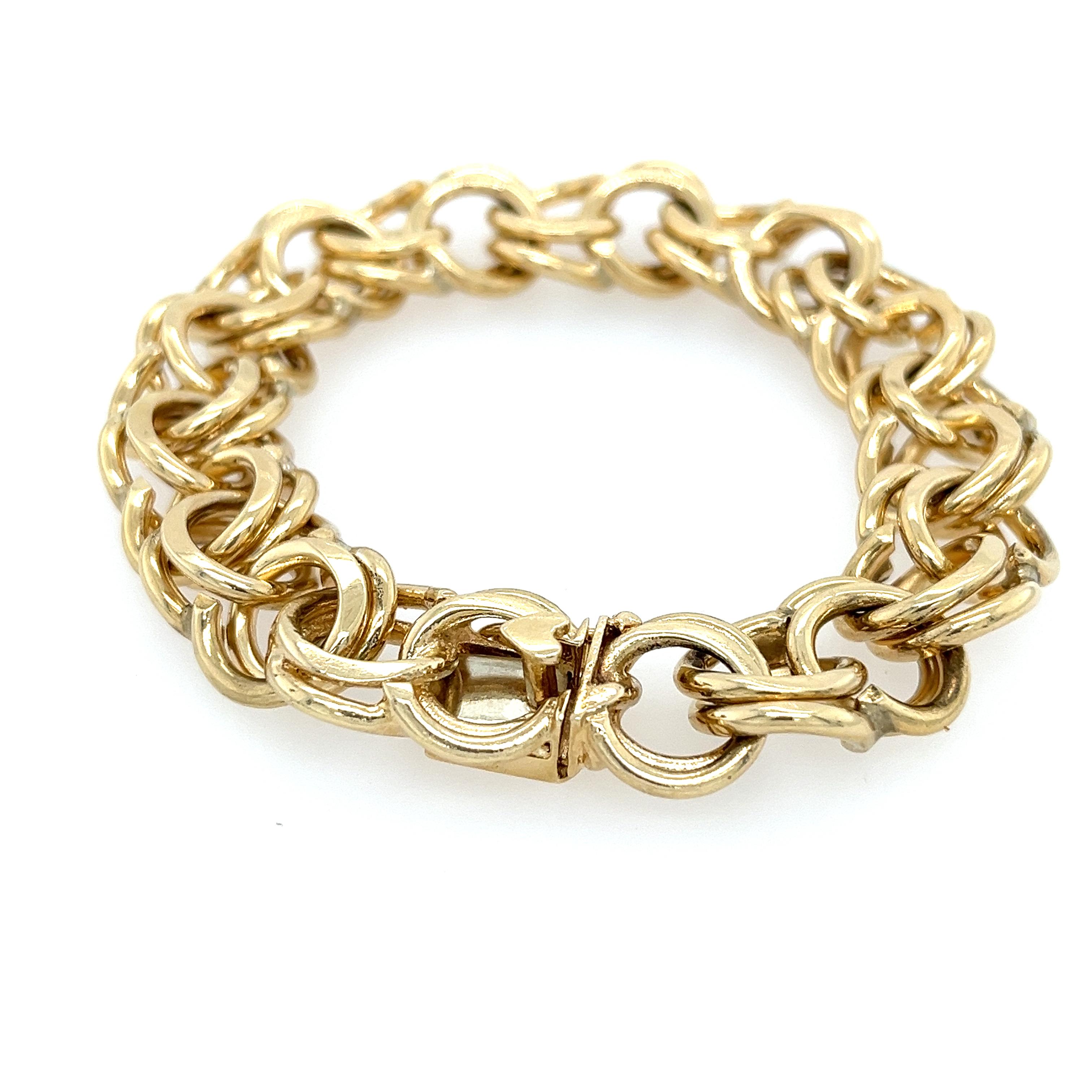 Vintage Heavy Double Link Yellow Gold Charm Bracelet In Excellent Condition For Sale In Delray Beach, FL