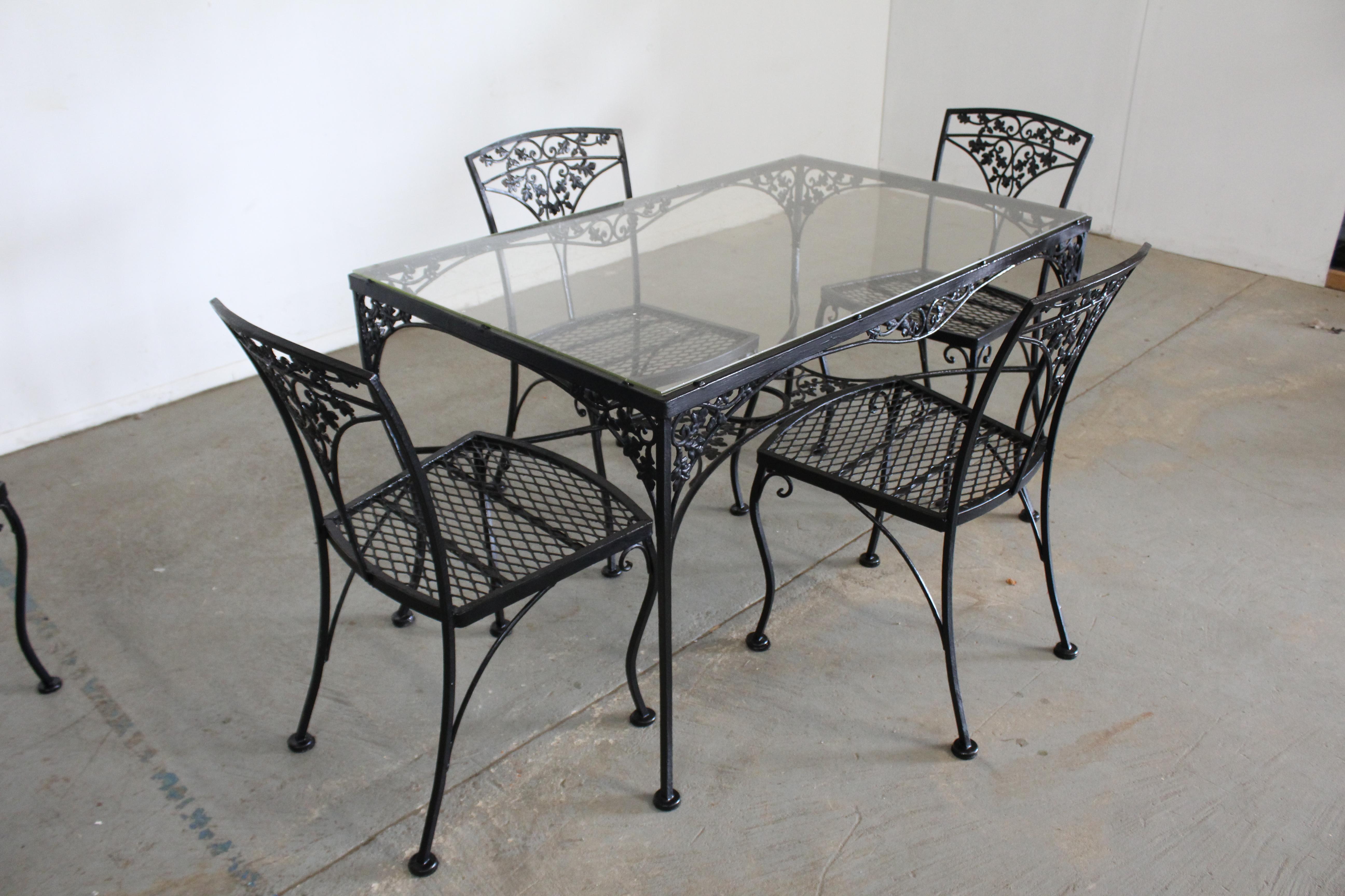 Mid-Century Modern Vintage Heavy Iron Meadowcraft Outdoor Iron Table and 5 Chairs For Sale