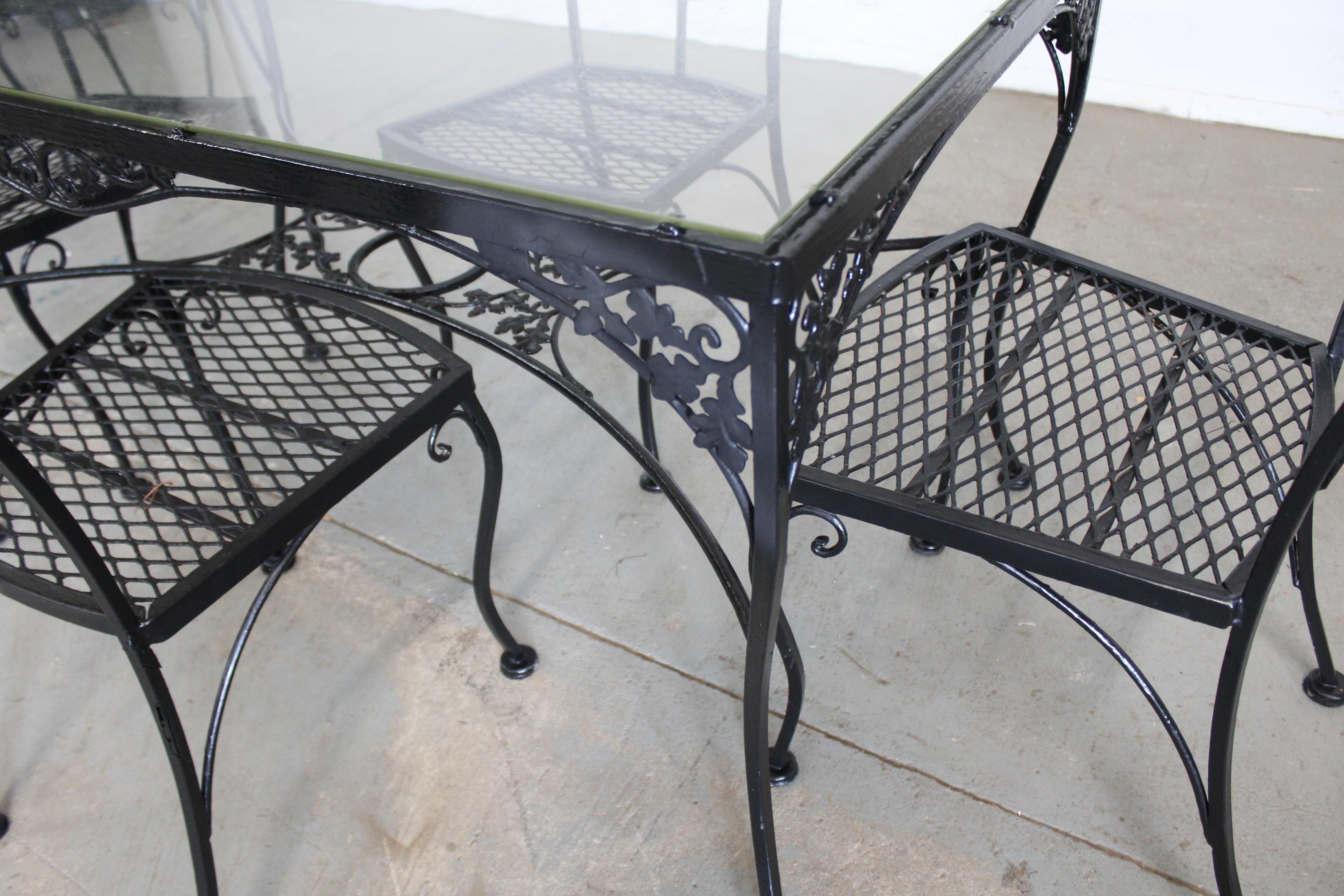 Vintage Heavy Iron Meadowcraft Outdoor Iron Table and 5 Chairs In Good Condition For Sale In Wilmington, DE