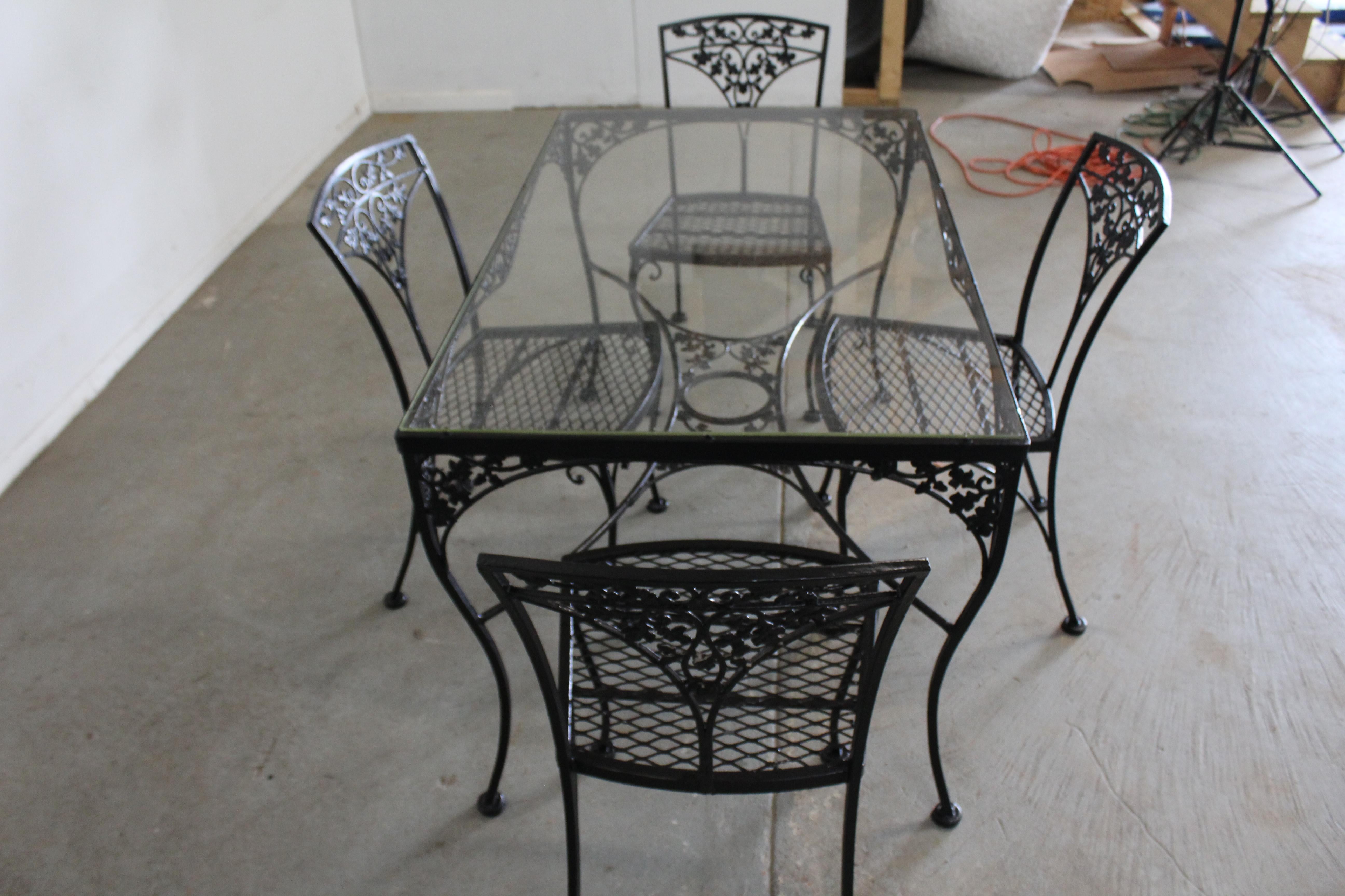 Mid-20th Century Vintage Heavy Iron Meadowcraft Outdoor Iron Table and 5 Chairs For Sale