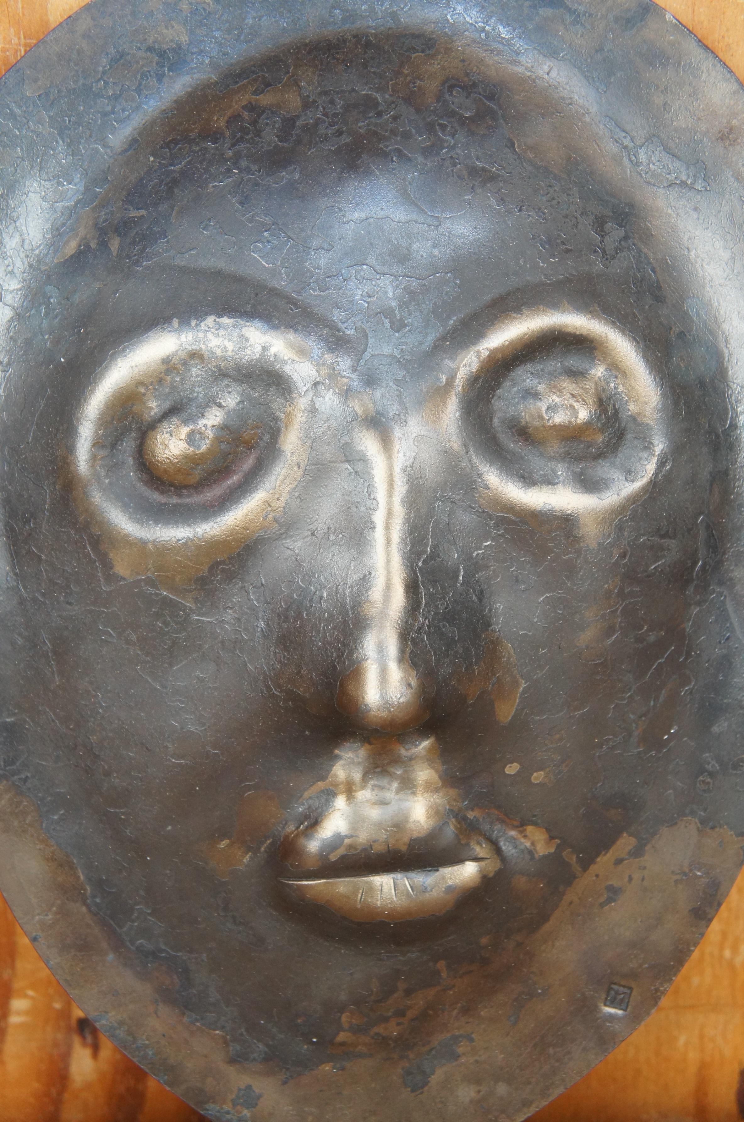 Vintage Heavy Iron Tribal Art Sculpture Flat Portrait Hanging Face Mask In Good Condition For Sale In Dayton, OH