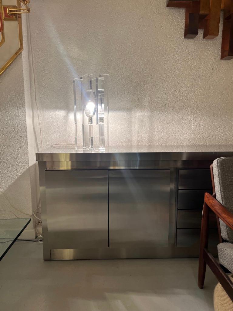 Vintage Heavy Lucite / Acrylic Table Lamp by Sandro Petti for Maison Jansen 1970 finales del siglo XX en venta
