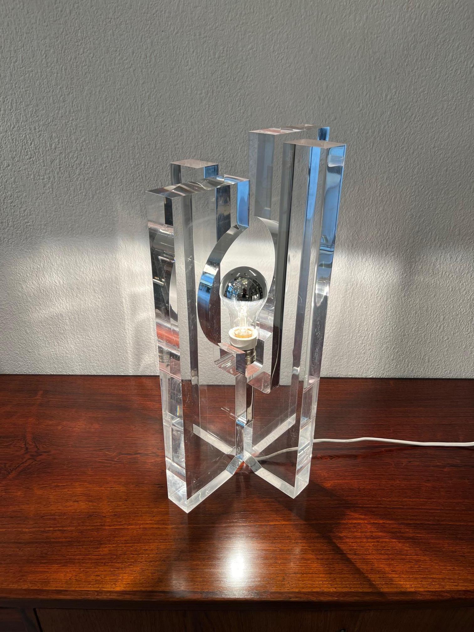 Vintage Heavy Lucite / Acrylic Table Lamp by Sandro Petti for Maison Jansen 1970 en venta 3