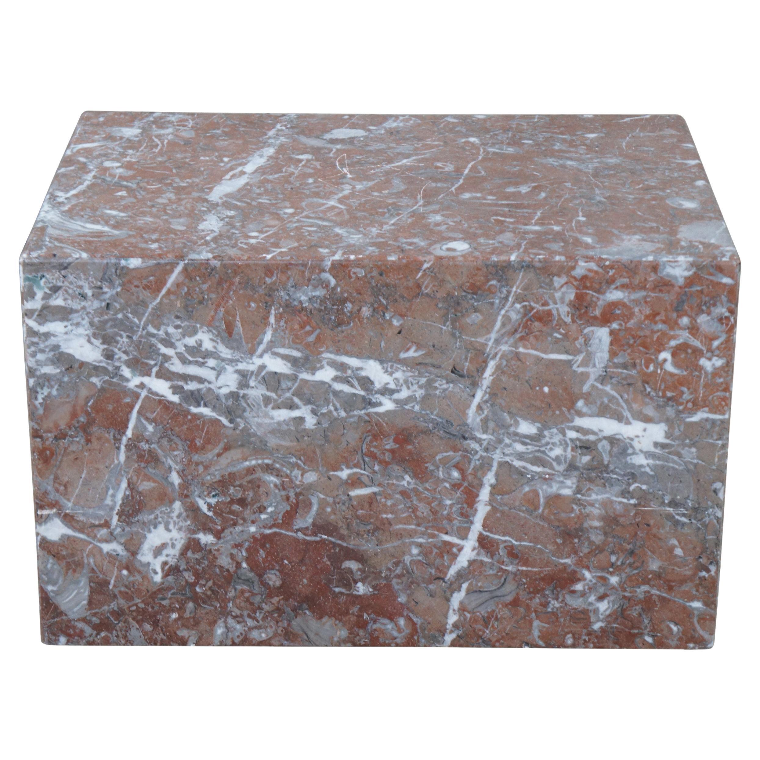 Escultura minimalista italiana de mármol con pedestal MCM 26