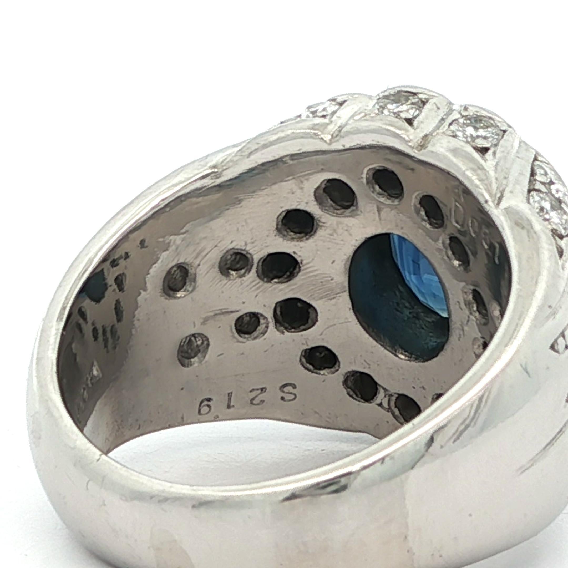Vintage Heavy Platinum GIA 3.6ctw Bezel Oval Sapphire w/ Diamond Band Ring (Bague en platine lourd GIA 3.6ctw Saphir ovale avec chaton et diamant) en vente 3