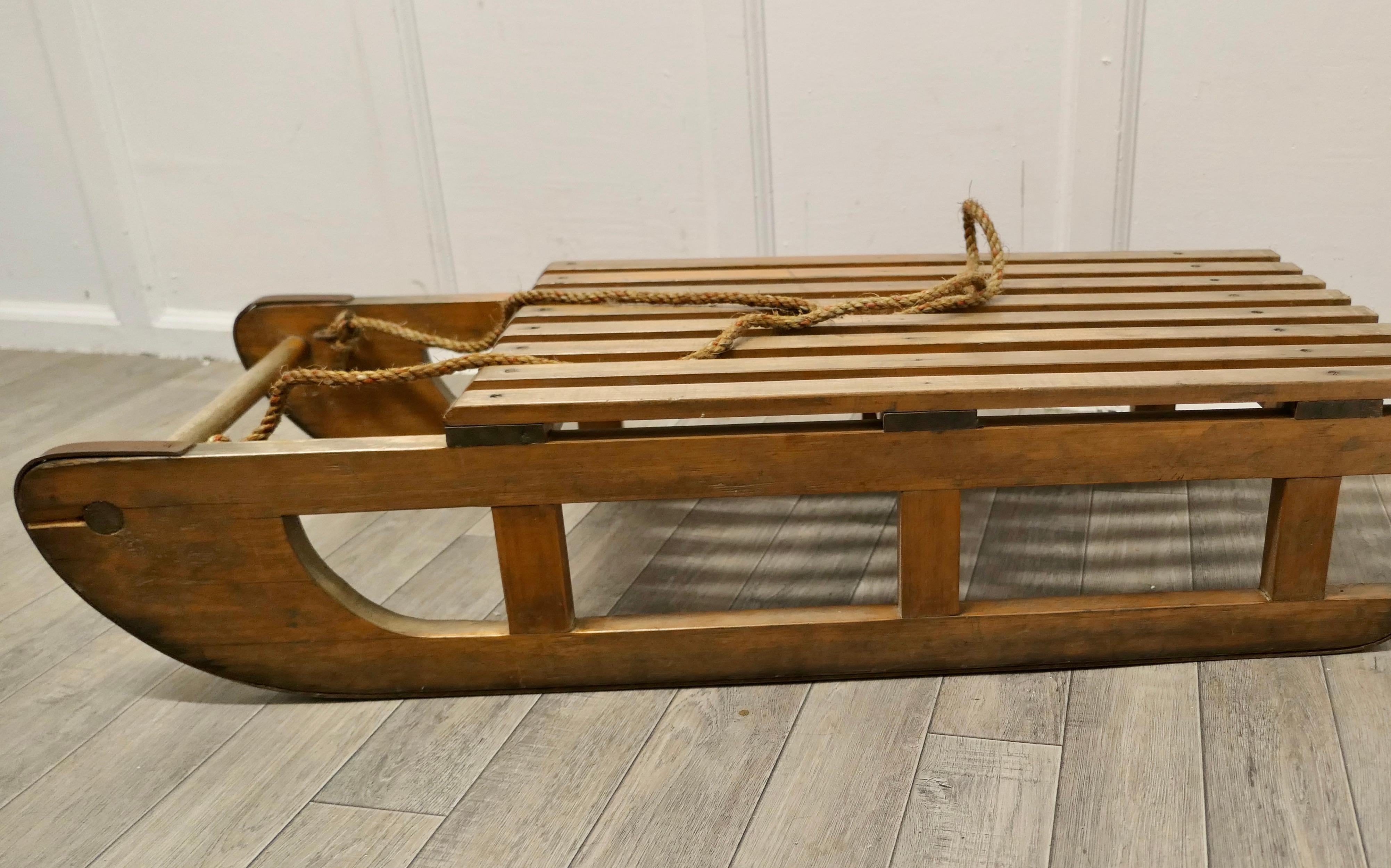 Vintage Heavy Quality Alpine Sledge in Beech  In Good Condition For Sale In Chillerton, Isle of Wight