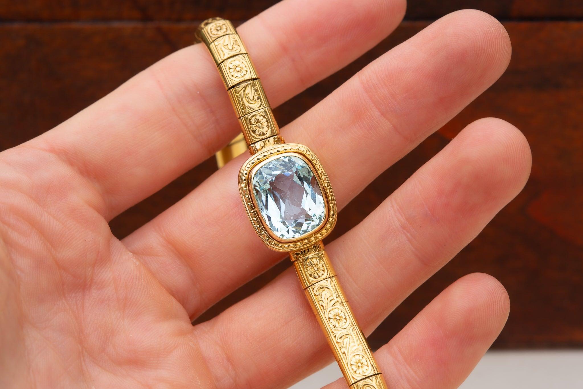 Vintage Heavy Solid 18K Gold 8ct Aquamarine Bracelet c.1940 For Sale 8