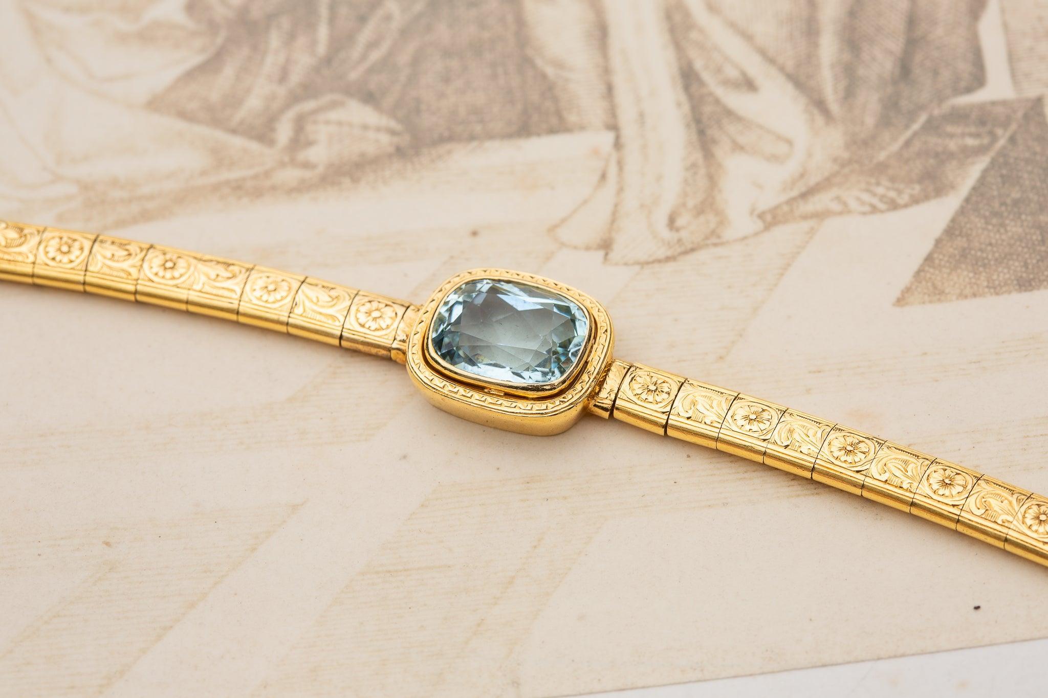 Vintage Heavy Solid 18K Gold 8ct Aquamarine Bracelet c.1940 In Good Condition For Sale In London, GB