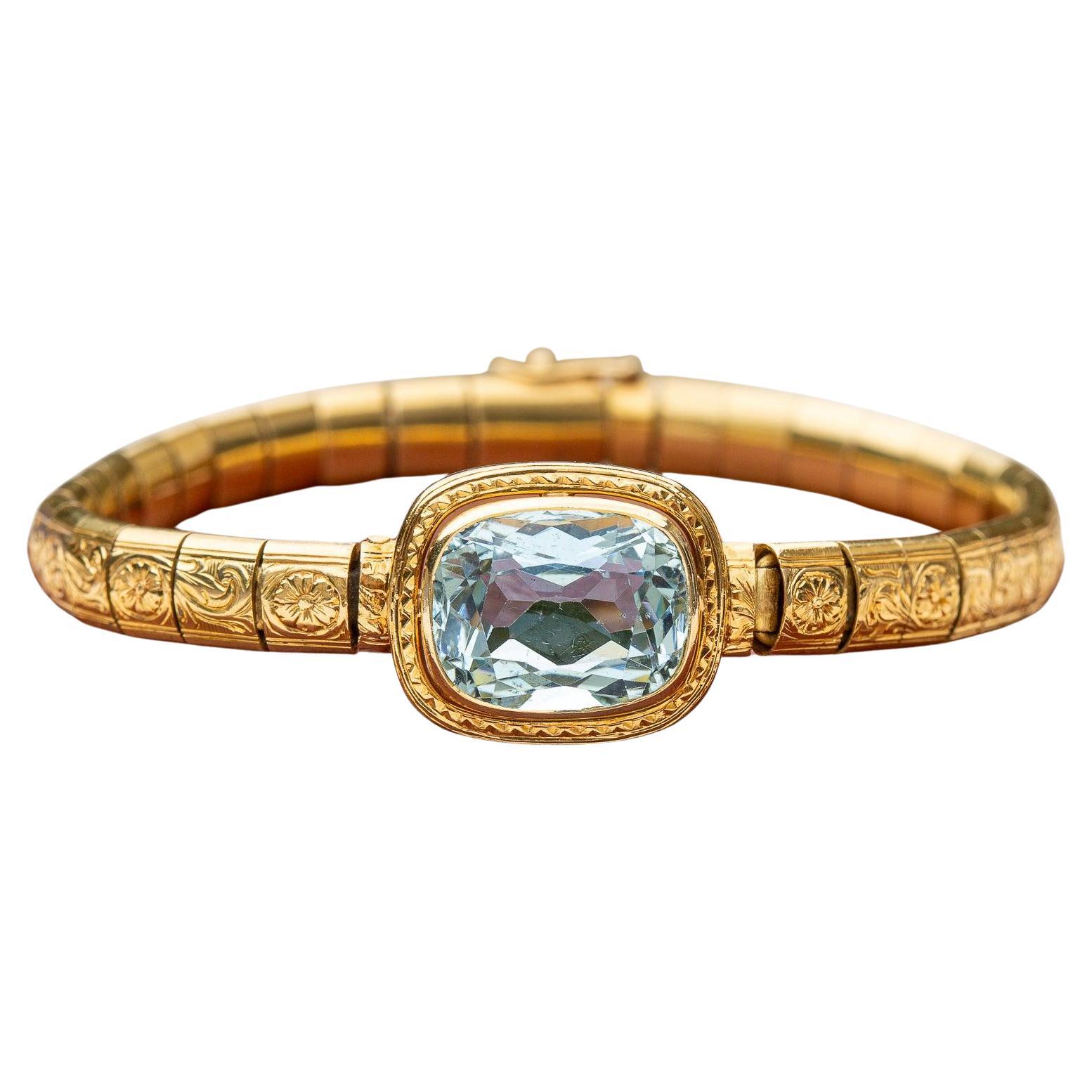 Vintage Heavy Solid 18K Gold 8ct Aquamarine Bracelet c.1940 For Sale