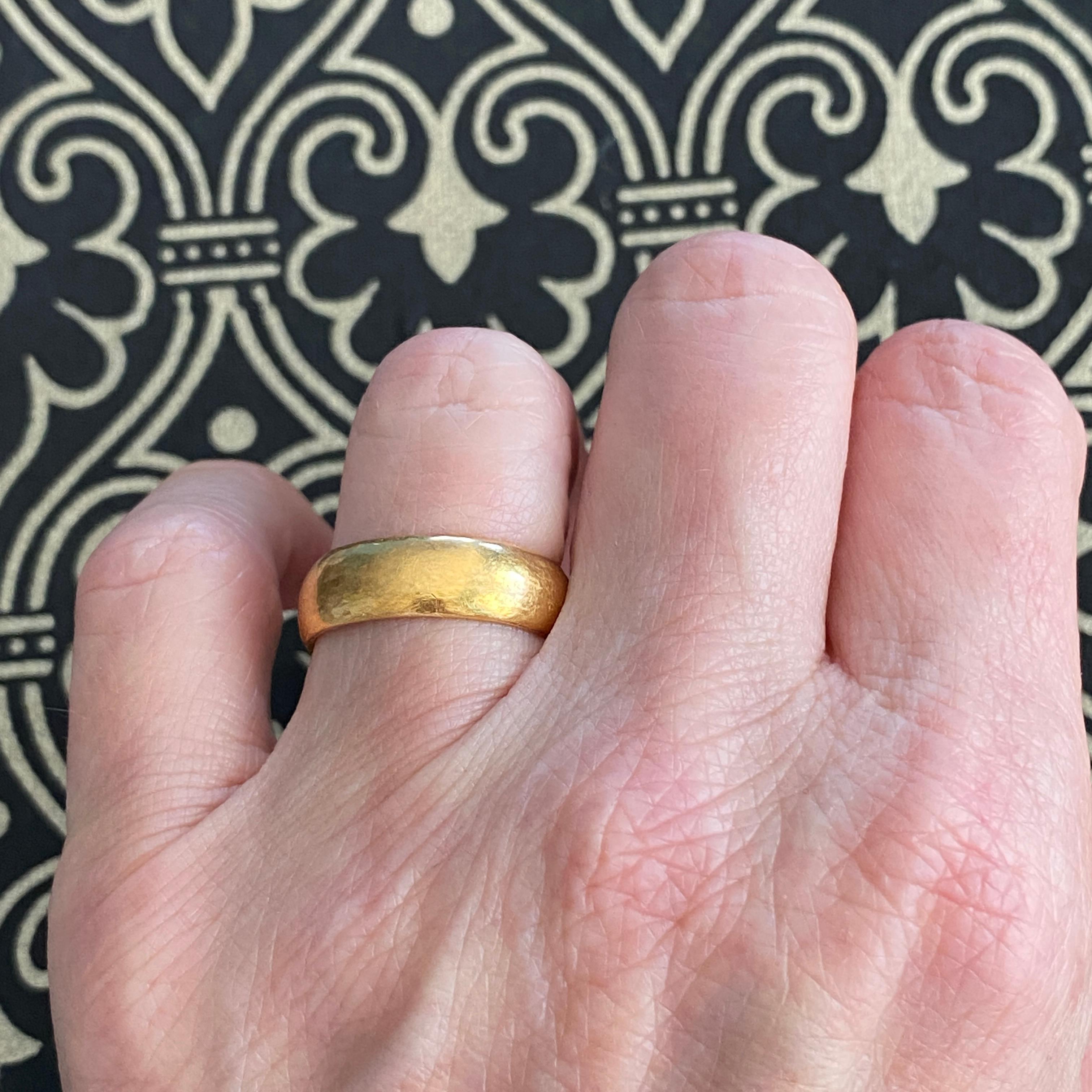 Vintage Heavy Wide 22K Gold Wedding Band Ring For Sale 2
