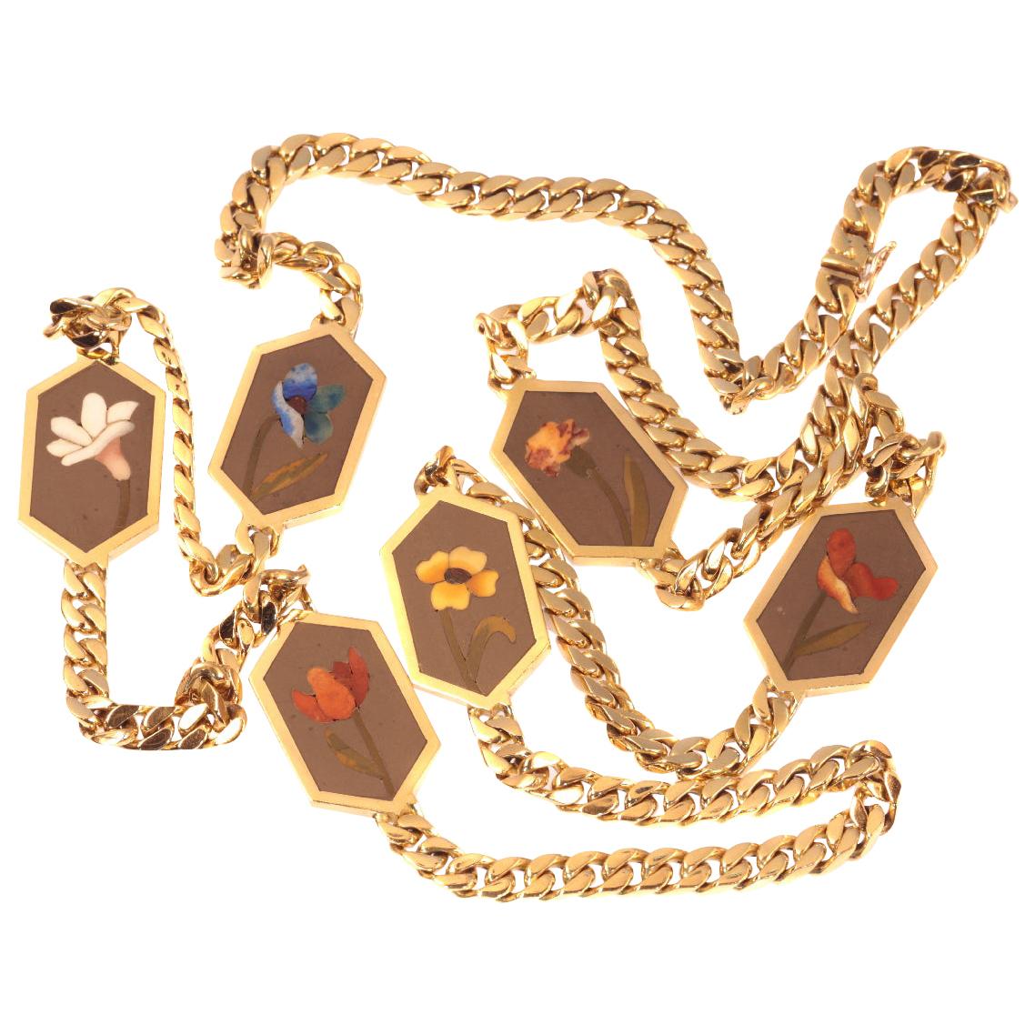 Vintage Hefty 18 Karat Long Gold Necklace with Pietra Dura Stones Decoration For Sale