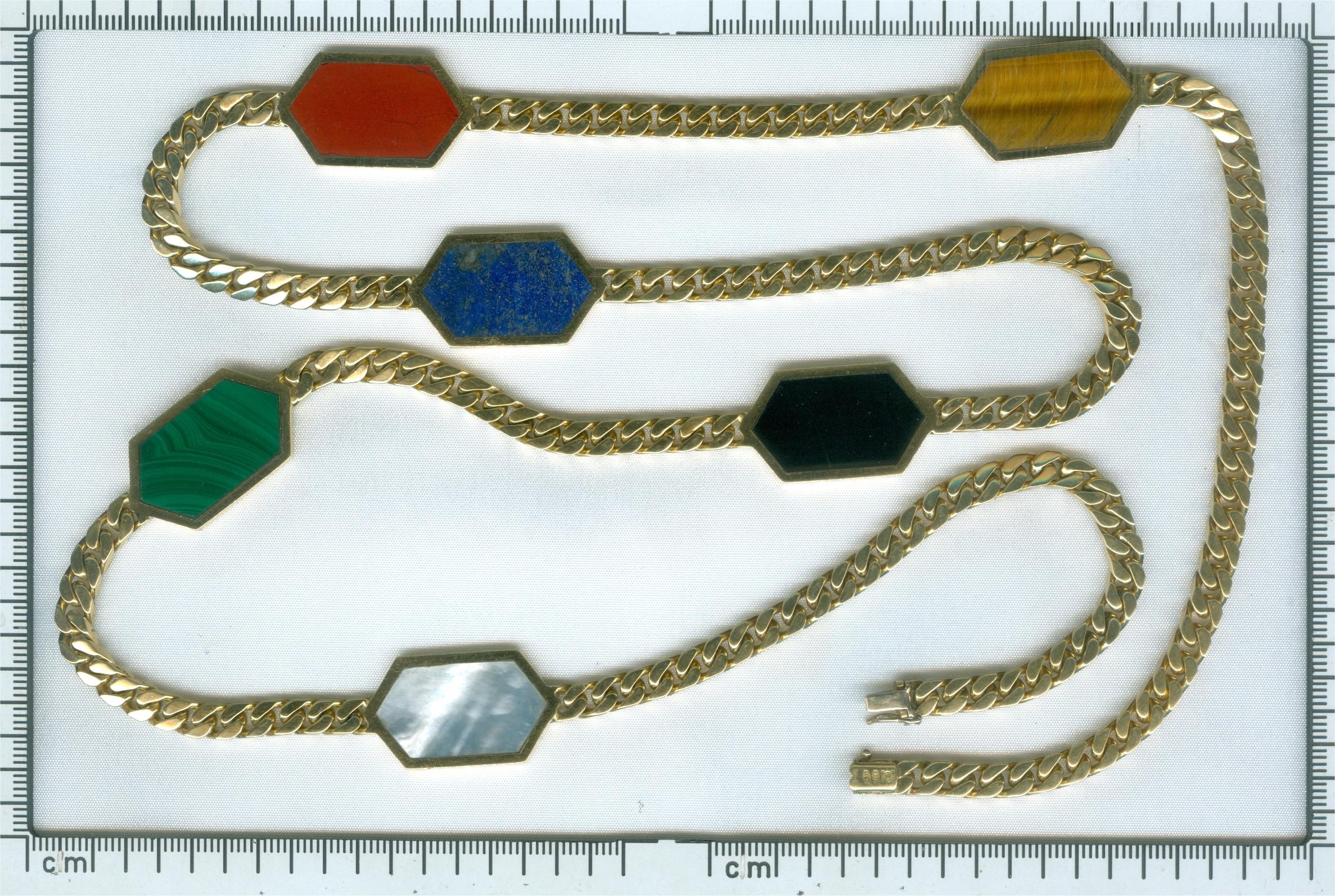Vintage Hefty 18 Karat Long Gold Necklace with Pietra Dura Stones Decoration For Sale 14