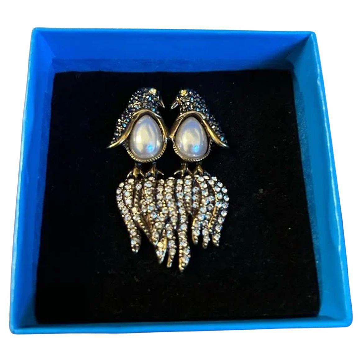 Vintage Heidi Daus Designer Signed Swarovski Crystal Faux Pair Birds Brooch Pin For Sale