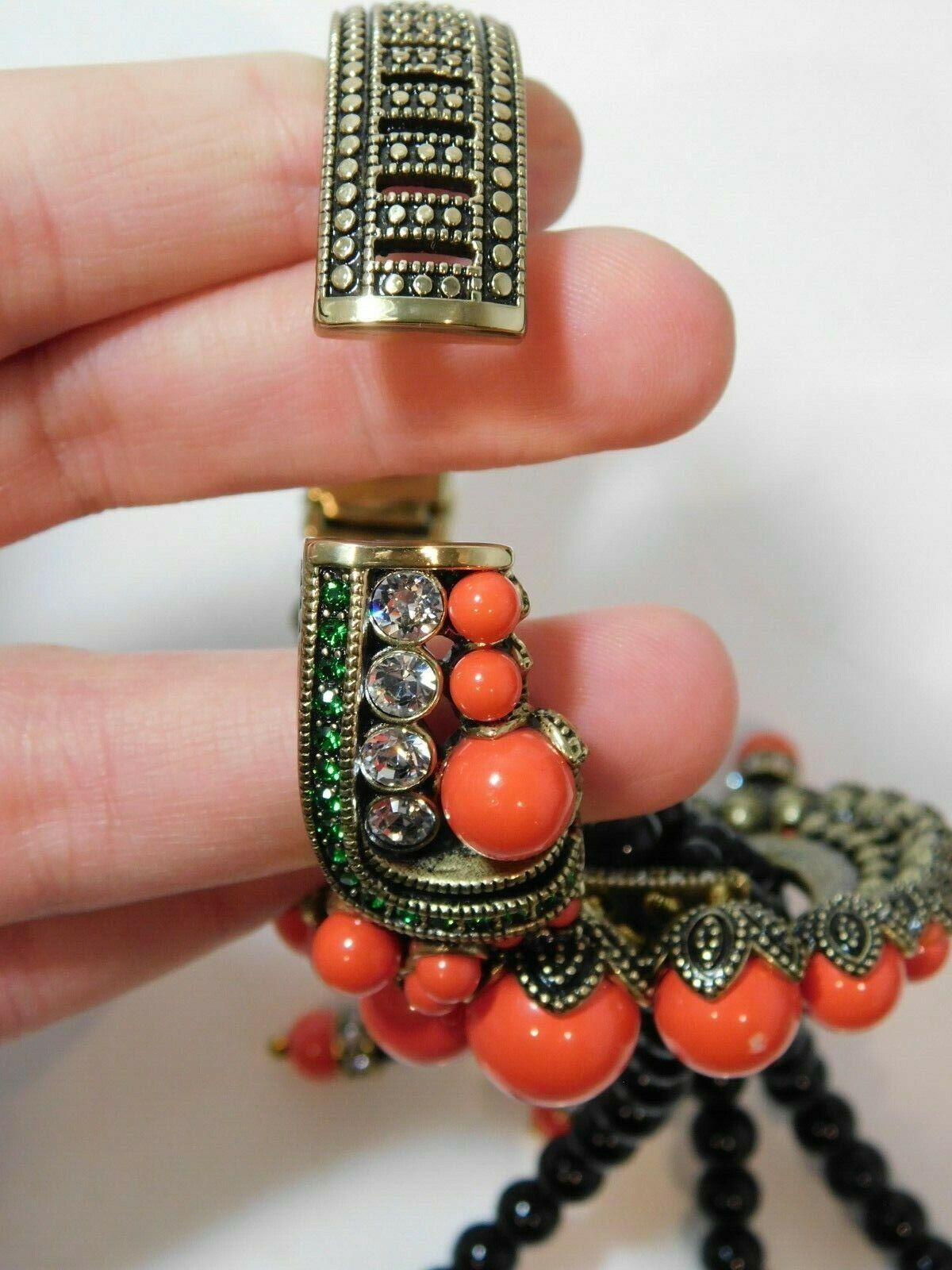 Vintage Heidi Daus Signed Designer Coral Black Beads and Crystal Bangle Bracelet In New Condition For Sale In Montreal, QC