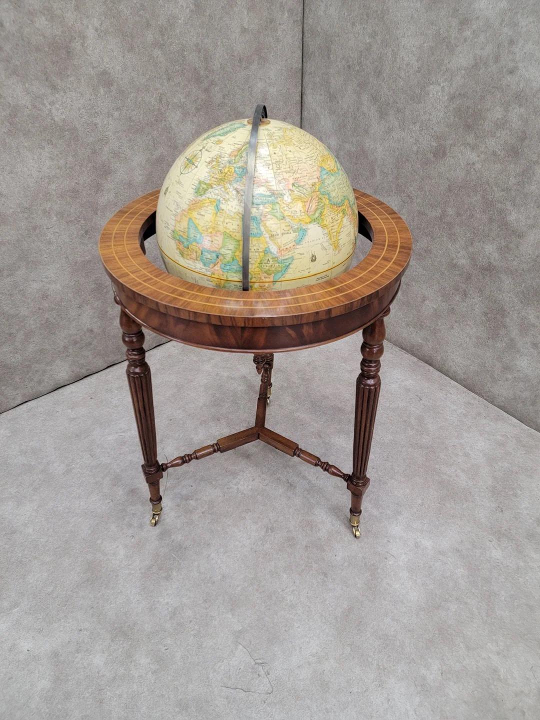 Vintage Heirloom Globe von Replogle auf hölzernen Tri Leg Basis im Angebot 3
