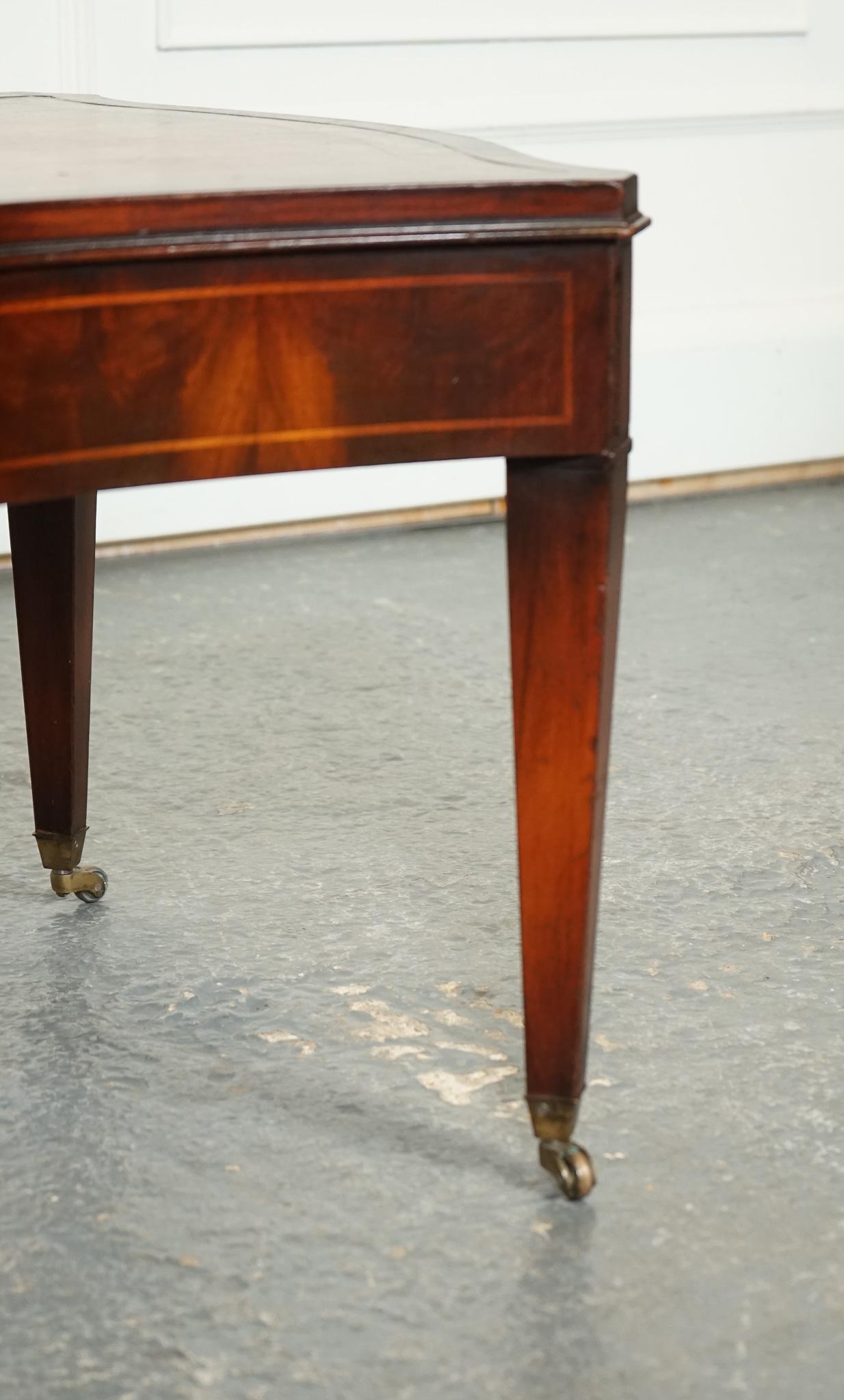 Cuir table à café en cuir brun Heirloom Weiman d'époque en vente
