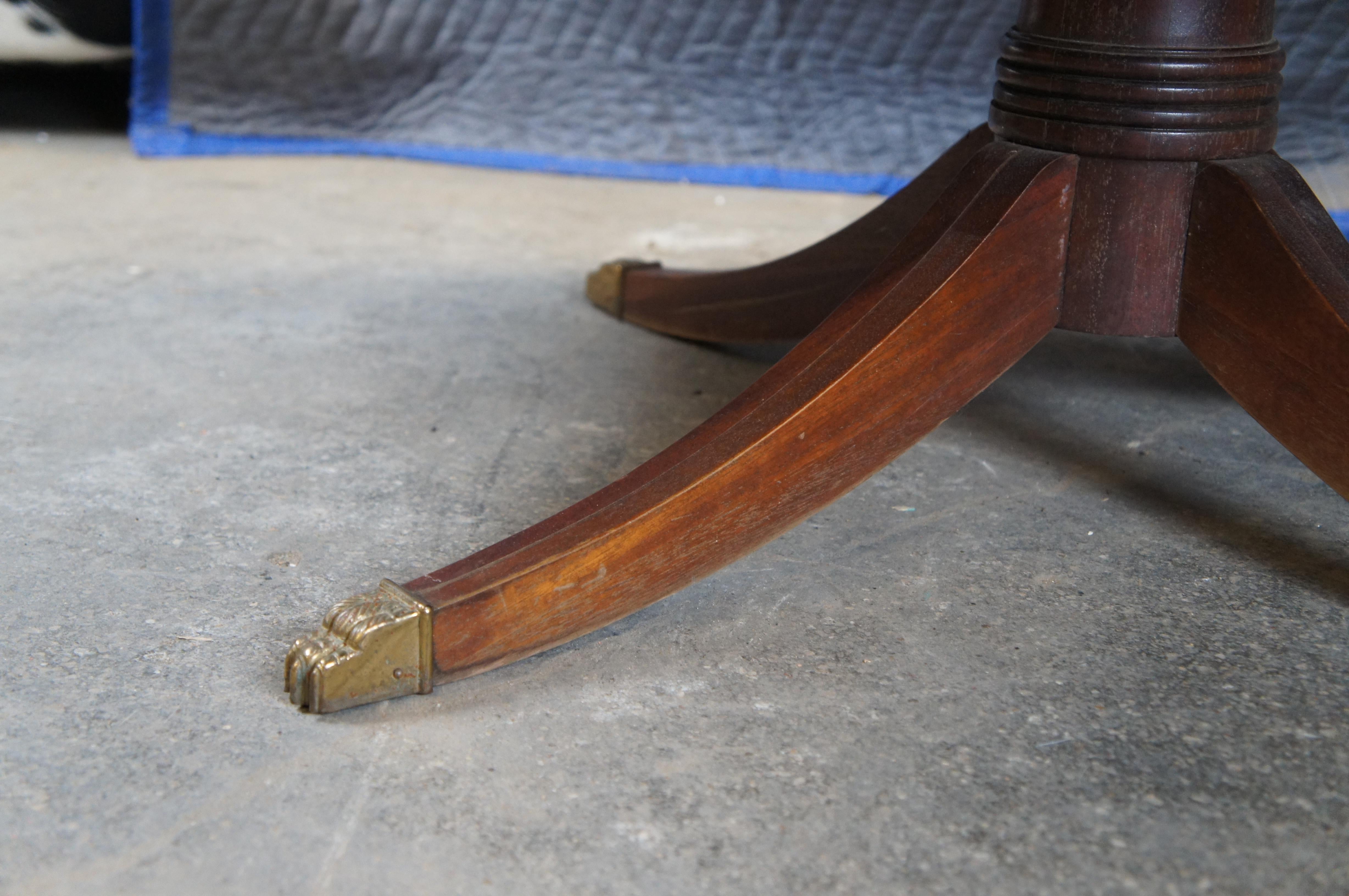 Ovaler Vintage-Couchtisch aus Mahagoni im georgianischen Stil von Hekman im georgianischen Stil, 52