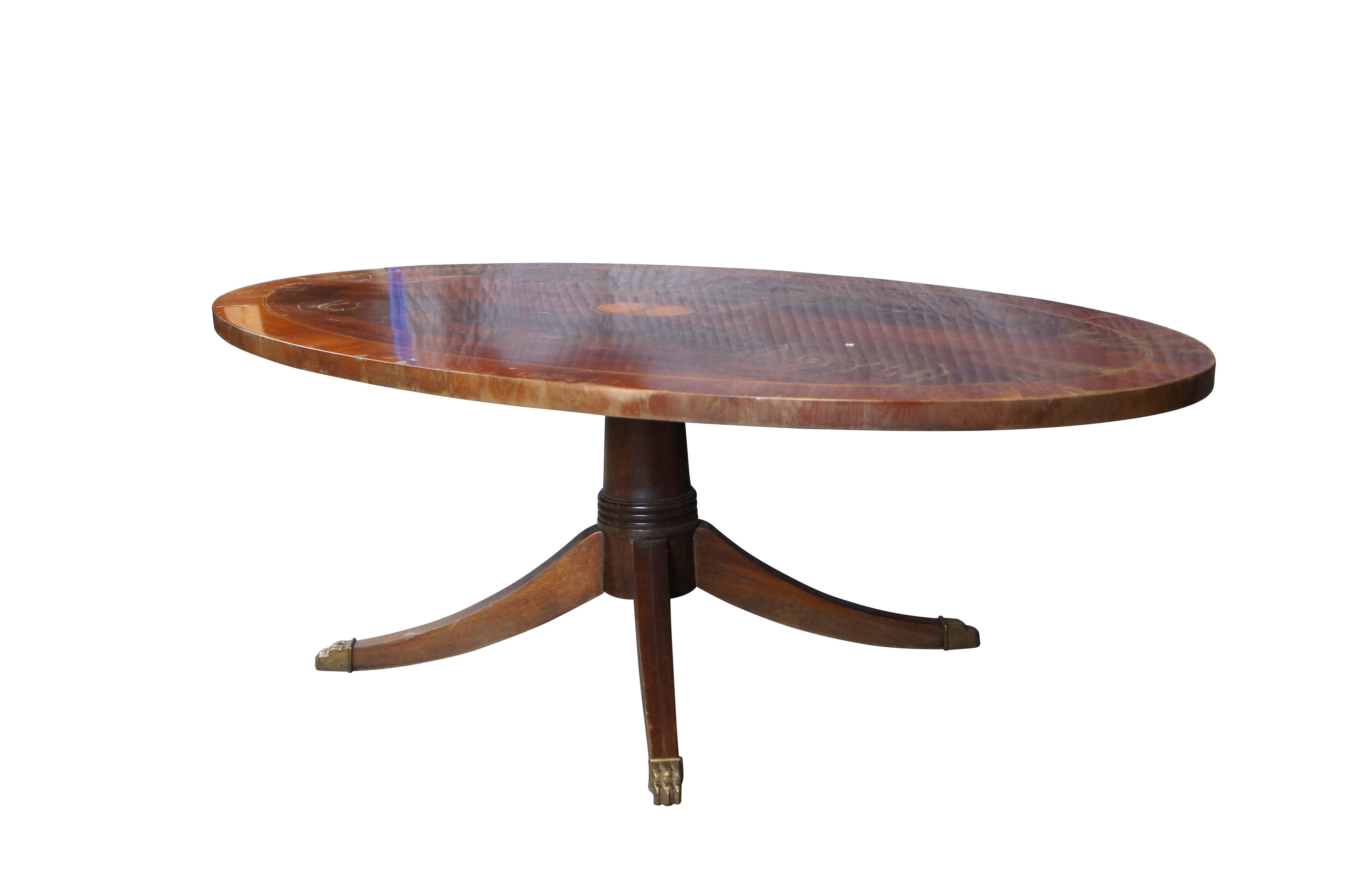 Ovaler Vintage-Couchtisch aus Mahagoni im georgianischen Stil von Hekman im georgianischen Stil, 52