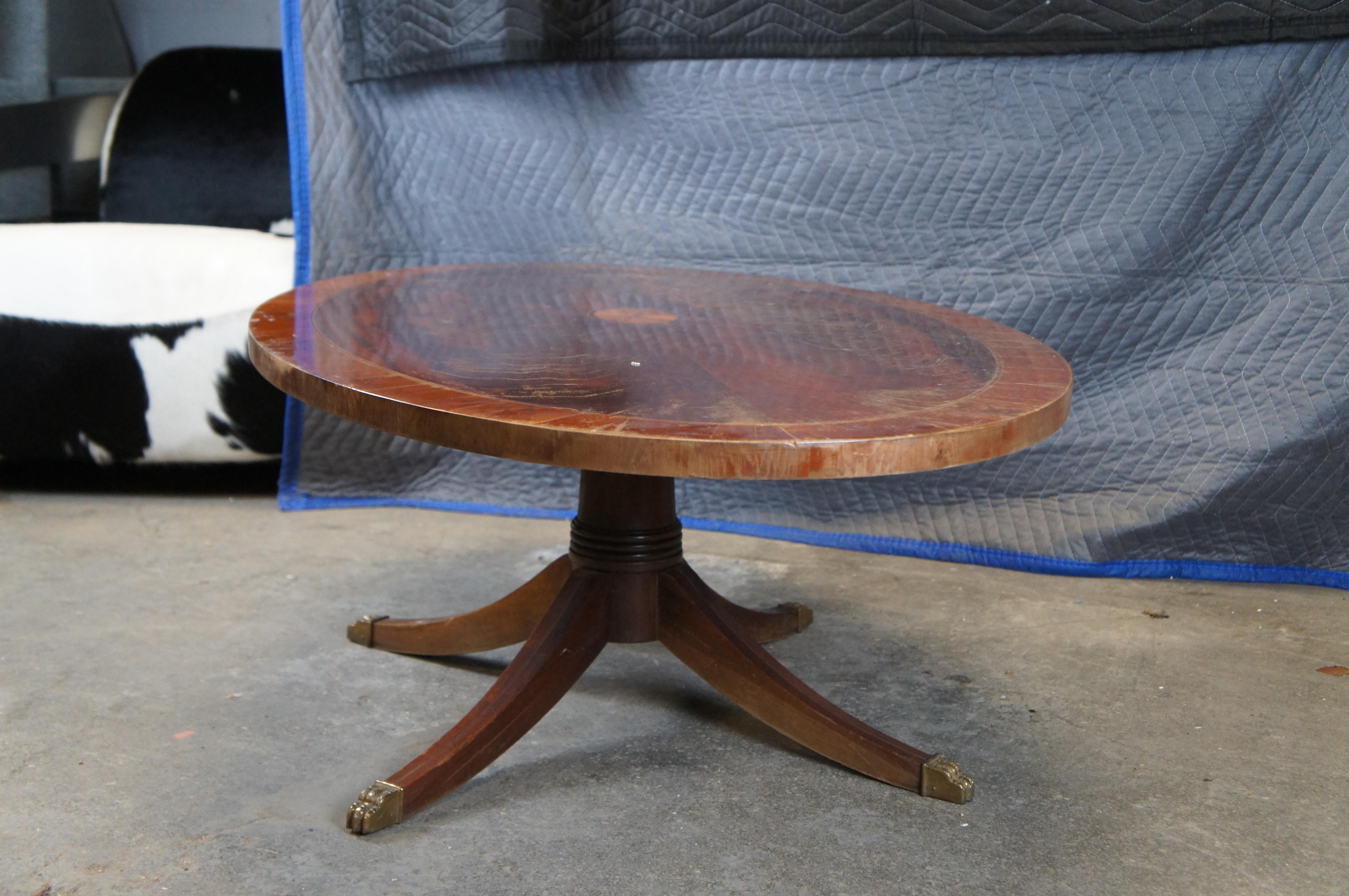 Ovaler Vintage-Couchtisch aus Mahagoni im georgianischen Stil von Hekman im georgianischen Stil, 52