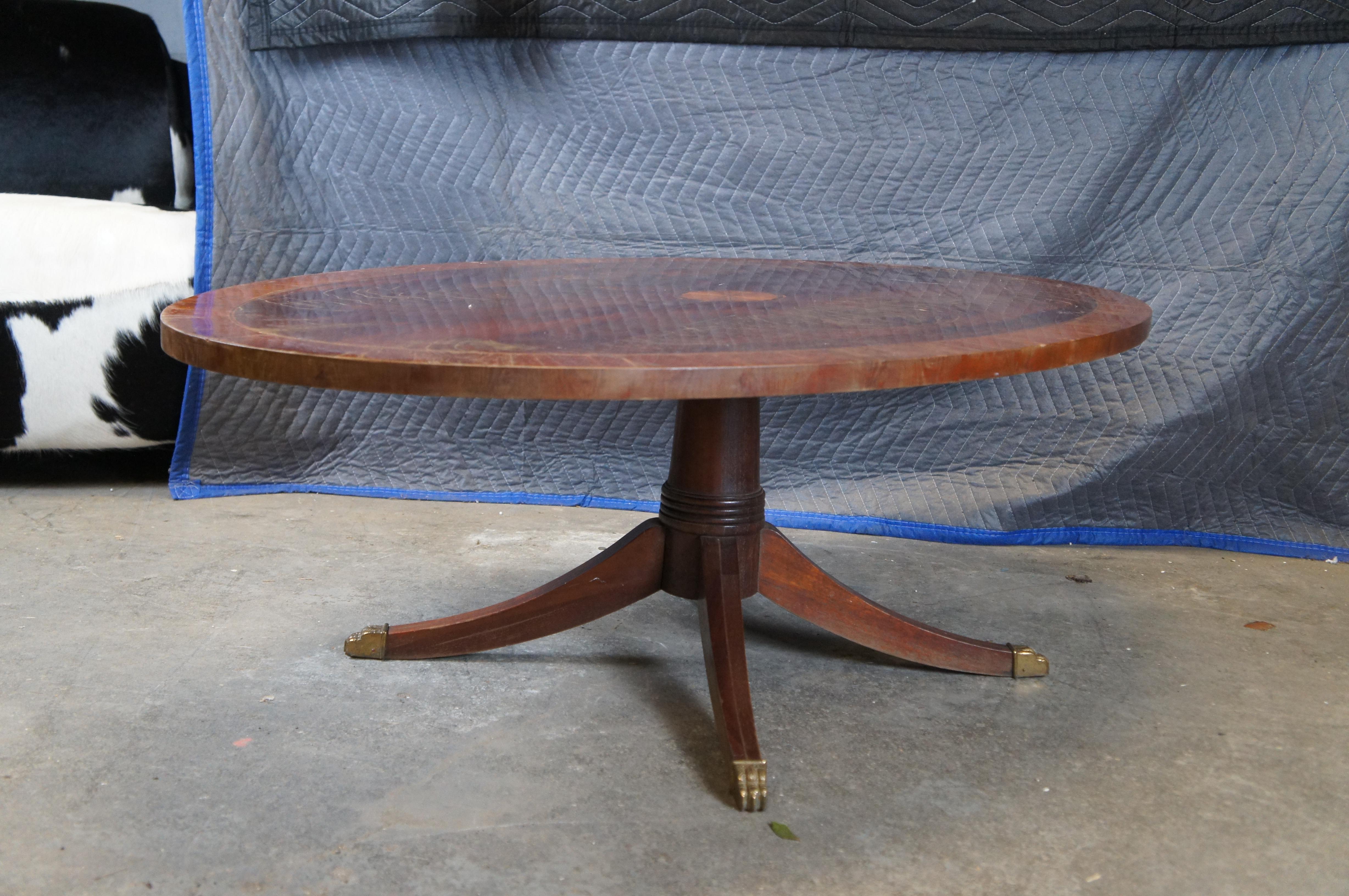 Ovaler Vintage-Couchtisch aus Mahagoni im georgianischen Stil von Hekman im georgianischen Stil, 52