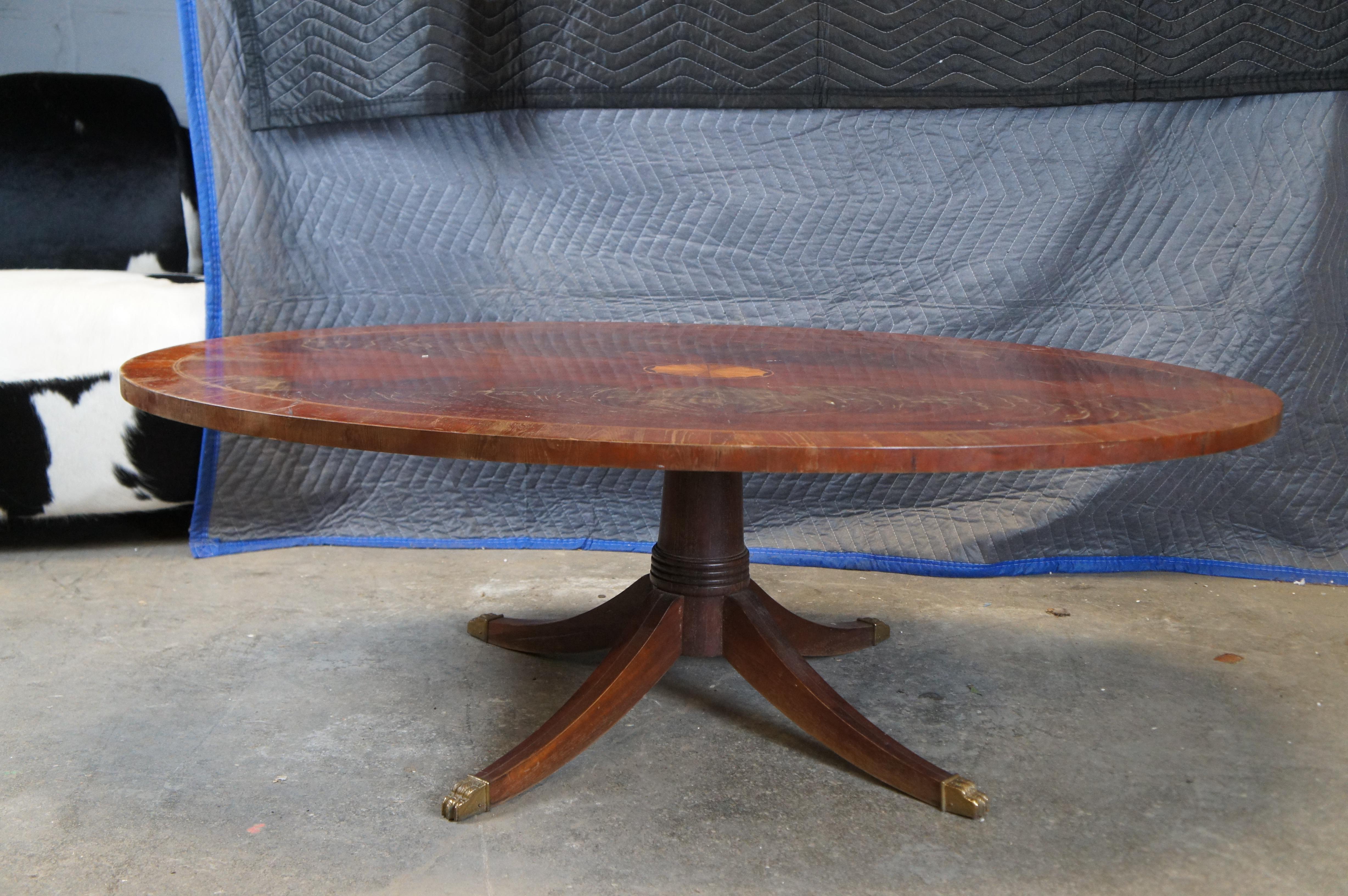 Ovaler Vintage-Couchtisch aus Mahagoni im georgianischen Stil von Hekman im georgianischen Stil, 52