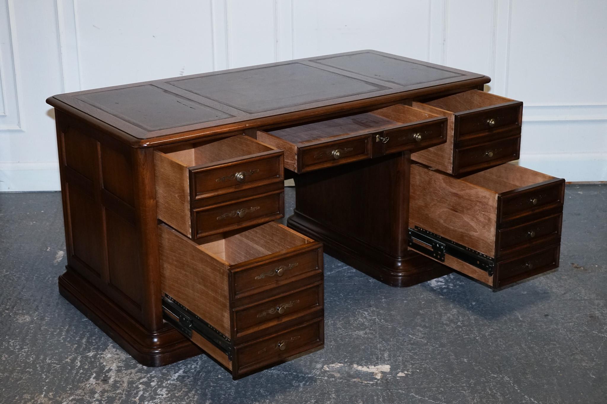 
Antiques of London



We are delighted to offer for sale this Vintage Hekman USA Twin Pedestal Desk With Brown Leather.

A stunning desk, the pedestals do not come apart so it is very solid. 

Please carefully examine the pictures to see the