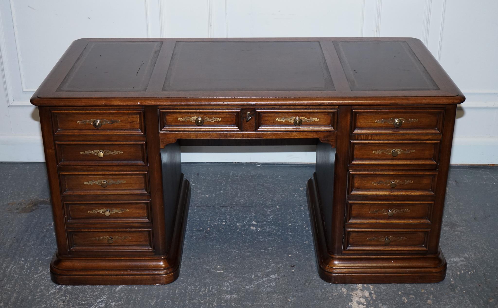 Hand-Crafted VINTAGE HEKMAN USA TWIN PEDESTAL DESK WiTH BROWN LEATHER TOP BRASS HANDLES For Sale