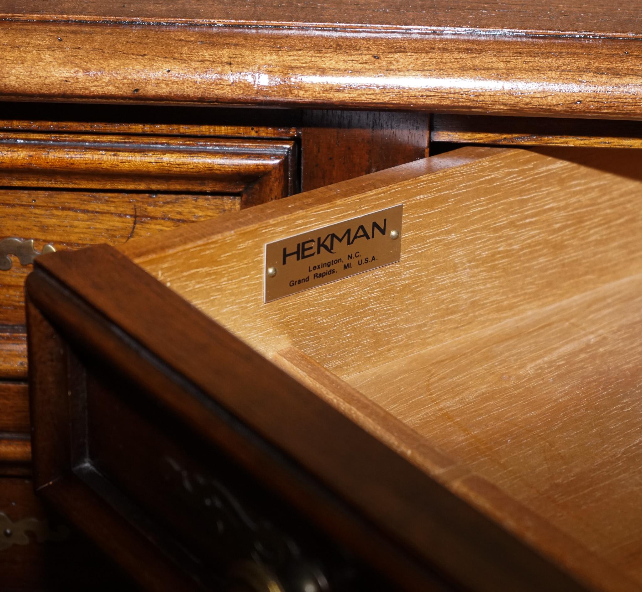 VINTAGE HEKMAN USA TWIN PEDESTAL DESK WiTH BROWN LEATHER TOP BRASS HANDLES For Sale 1