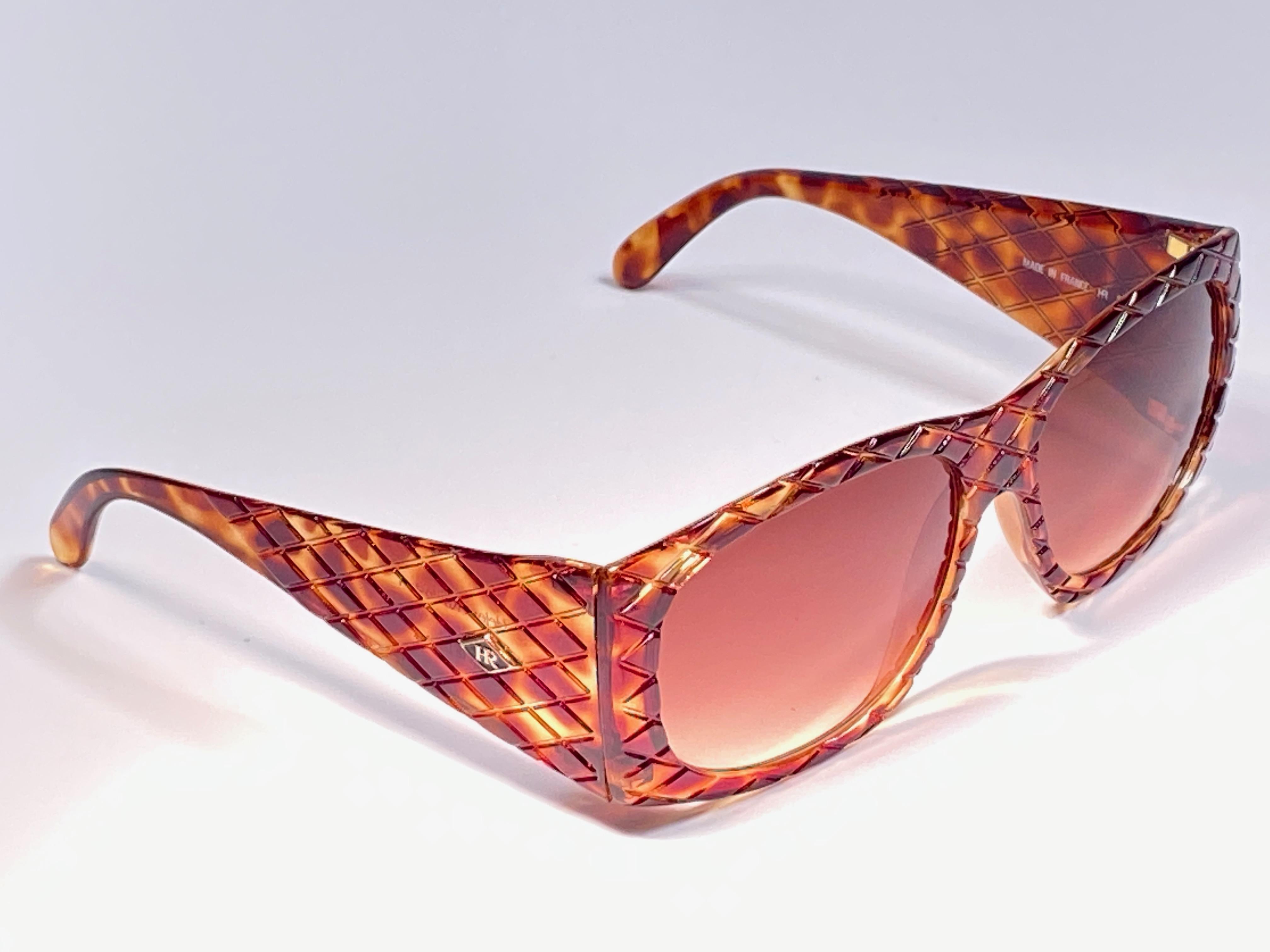 Vintage Helena Rubinstein Tortoise Quilted Sunglasses France In Excellent Condition For Sale In Baleares, Baleares
