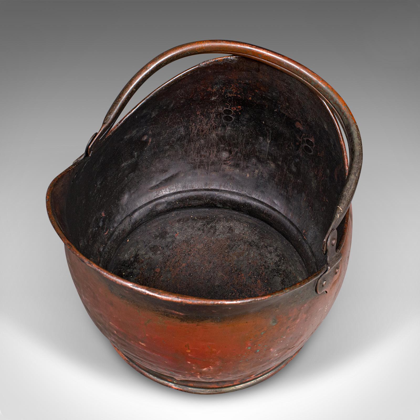Vintage Helmet Coal Scuttle, English Copper, Fireside Basket, Victorian Revival For Sale 2