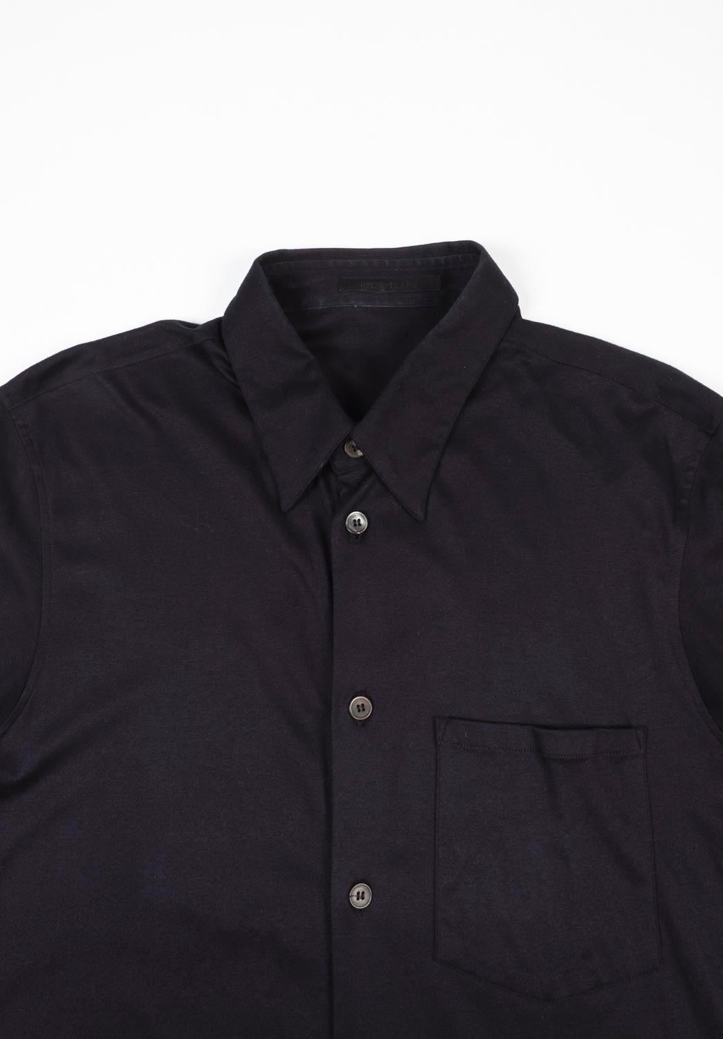 100% genuine Helmut Lang Short Sleeve Men Shirt, nocode, SE5
Color: Black with a little shine.
(An actual color may a bit vary due to individual computer screen interpretation)
Material: cotton
Tag size: 40 15 ¾ (runs Medium)
This shirt is great
