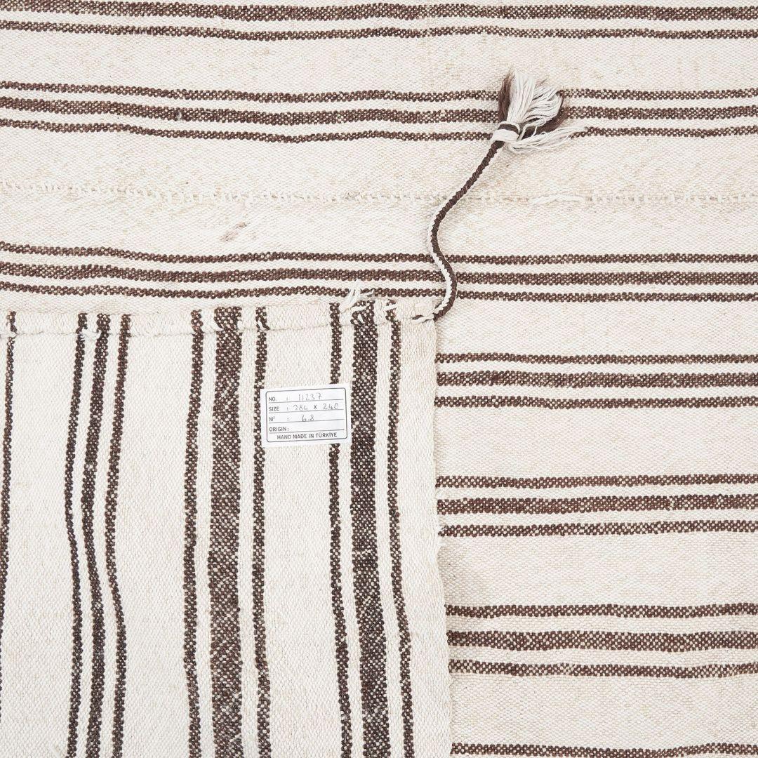 Tessuto a mano Kilim Hemp vintage a righe naturali, fatto a mano in Turchia in vendita