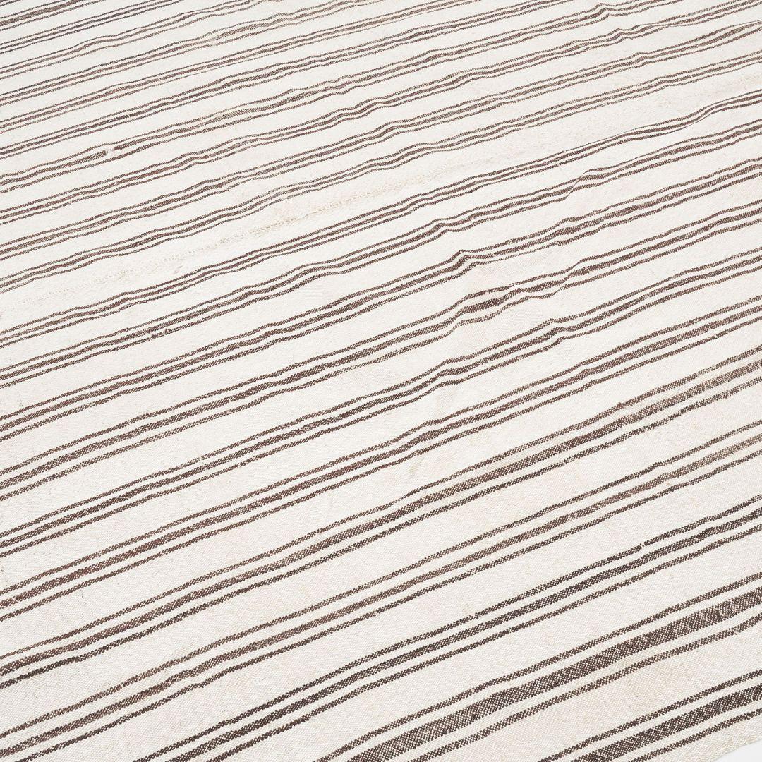 Canapa Kilim Hemp vintage a righe naturali, fatto a mano in Turchia in vendita