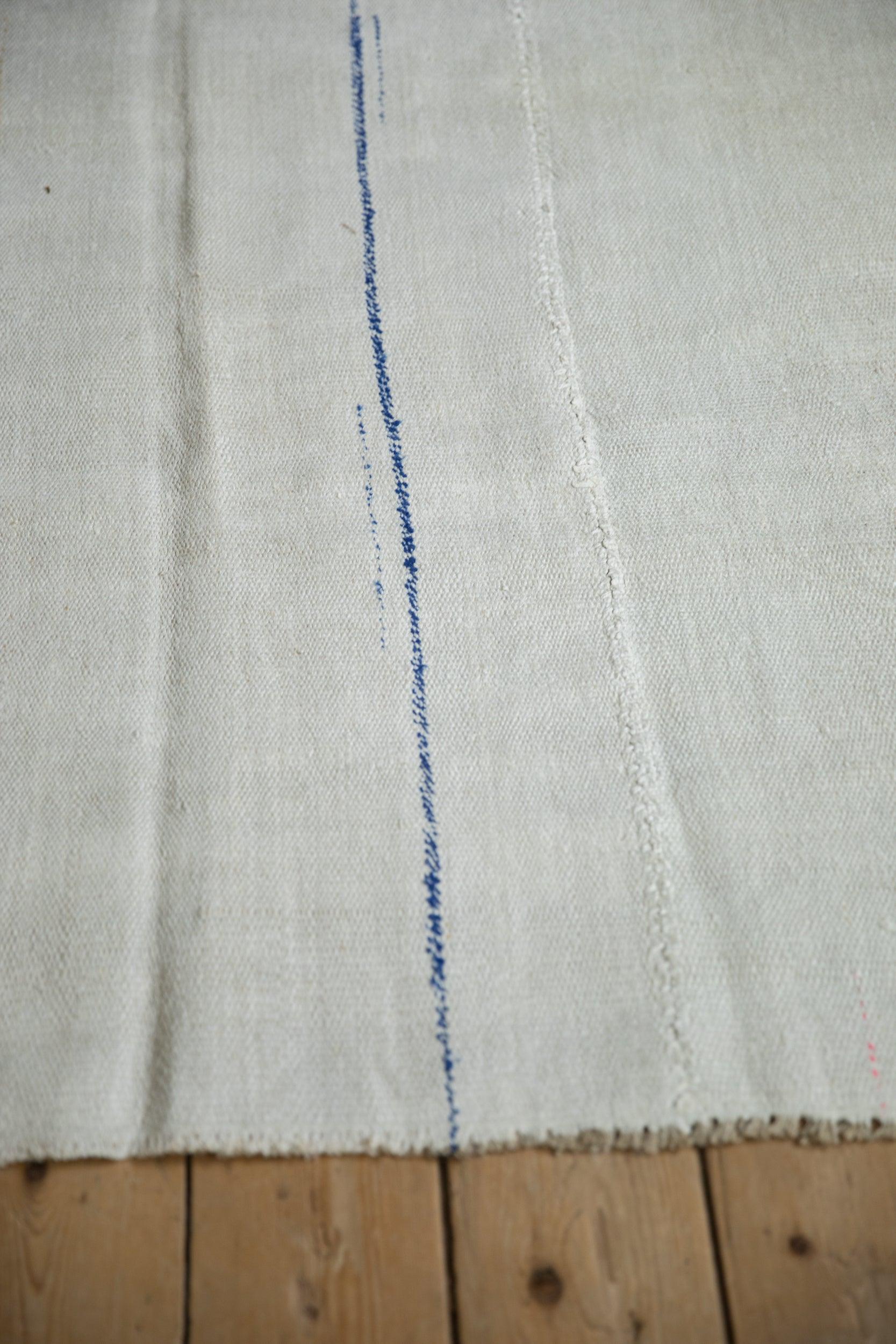 Vintage Hemp Kilim Rug (Ende des 20. Jahrhunderts) im Angebot