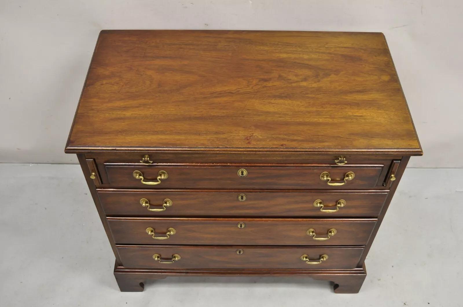 Unknown Vintage Henkel Harris Chippendale Style Mahogany 4 Drawer Server Bachelor Chest For Sale